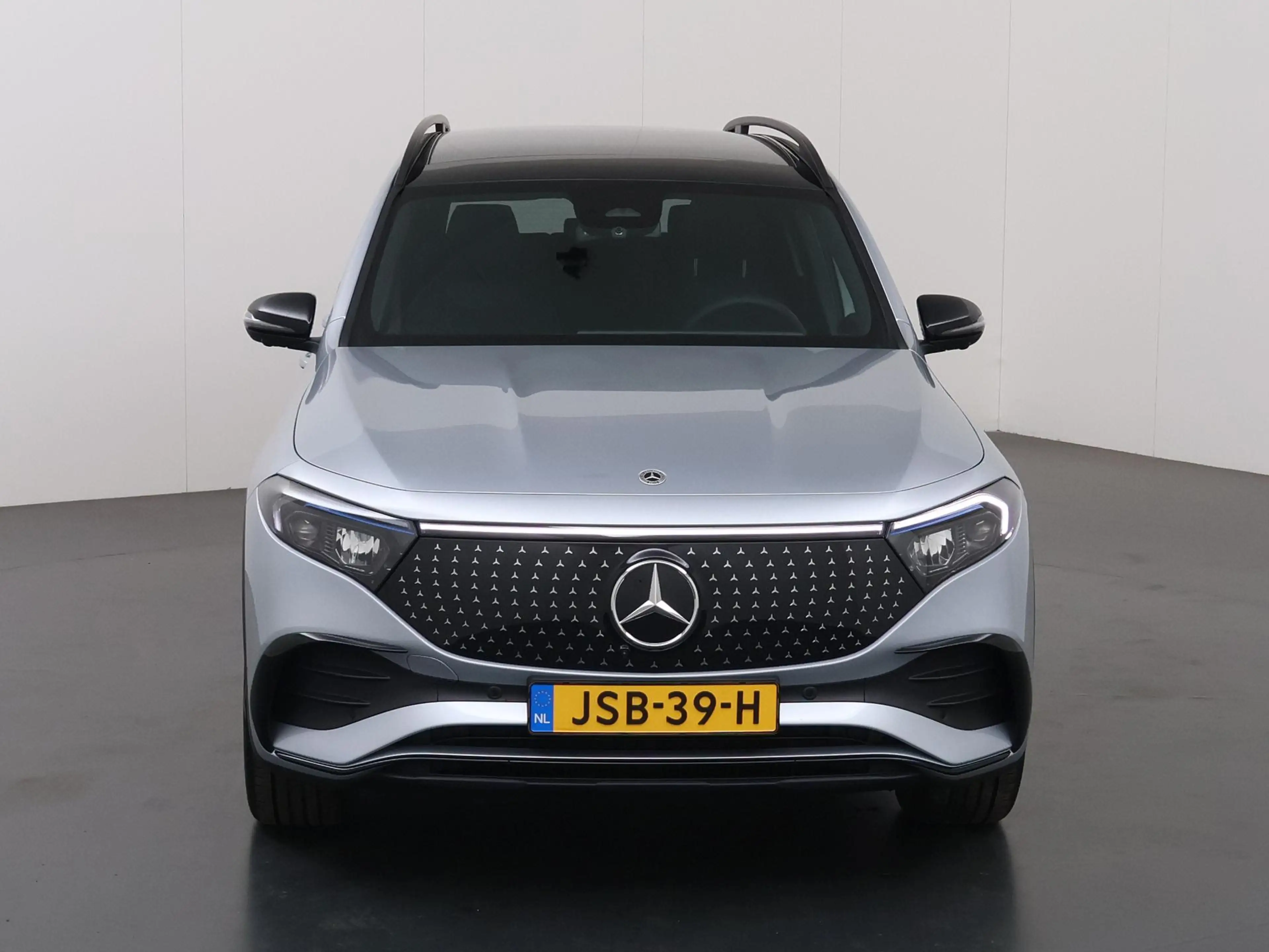 Mercedes-Benz EQB 250 250+ Business Solution AMG 71 kWh | Panoramaschuif — photo 3