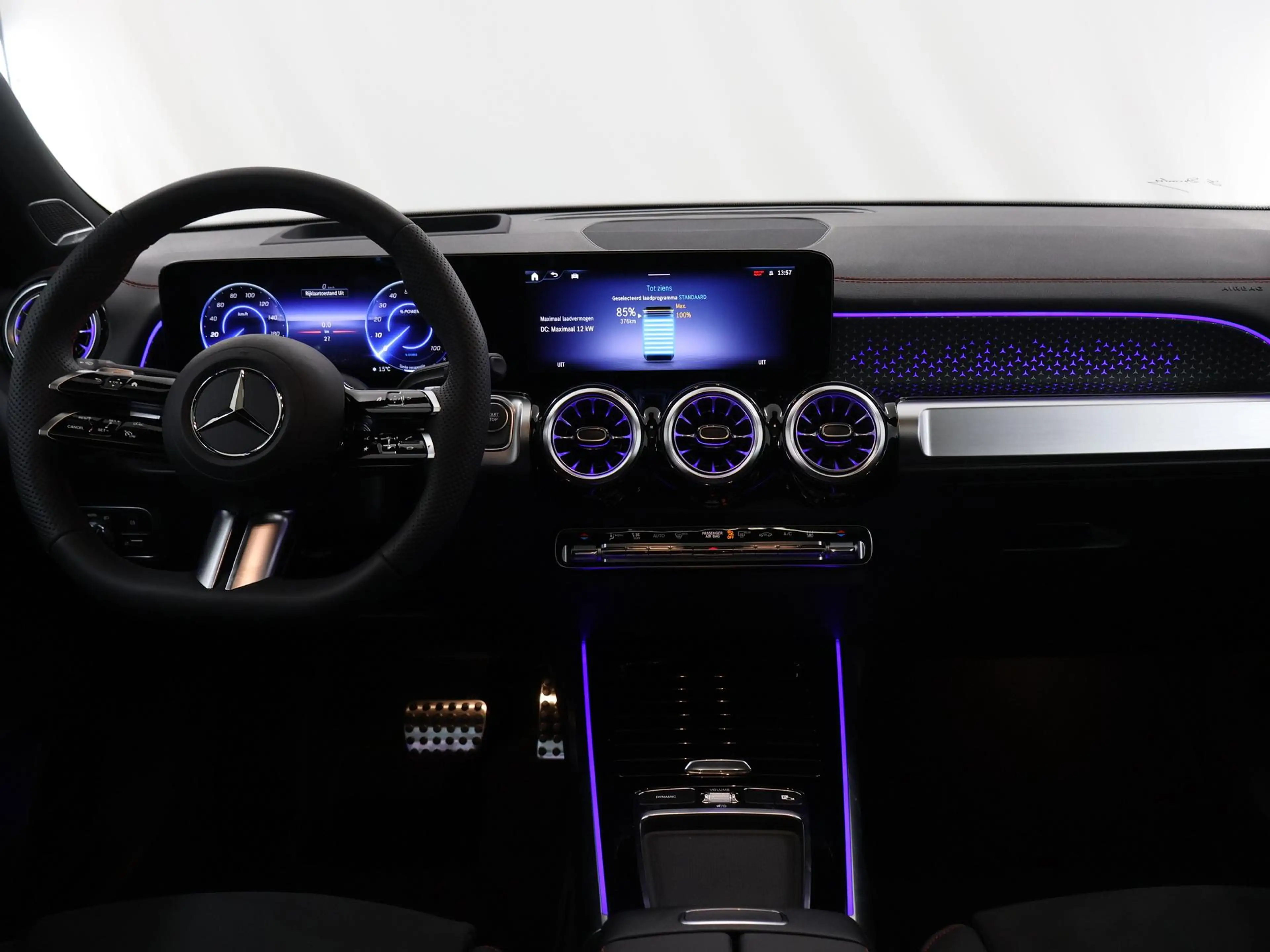 Mercedes-Benz EQB 250 250+ Business Solution AMG 71 kWh | Panoramaschuif — photo 8