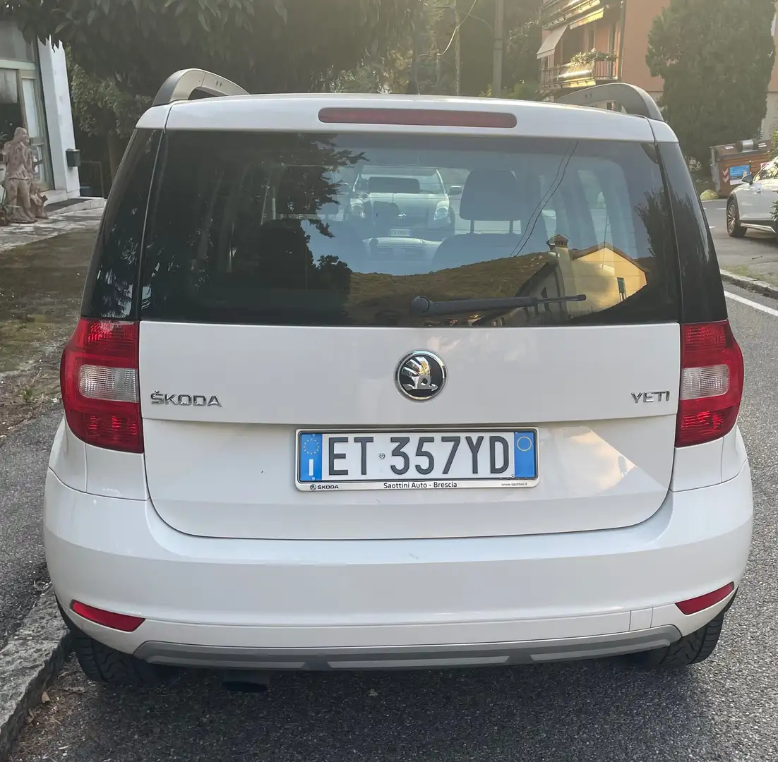 Skoda Yeti Yeti 1.2 tsi Ambition (adventure) dsg Bianco - 2