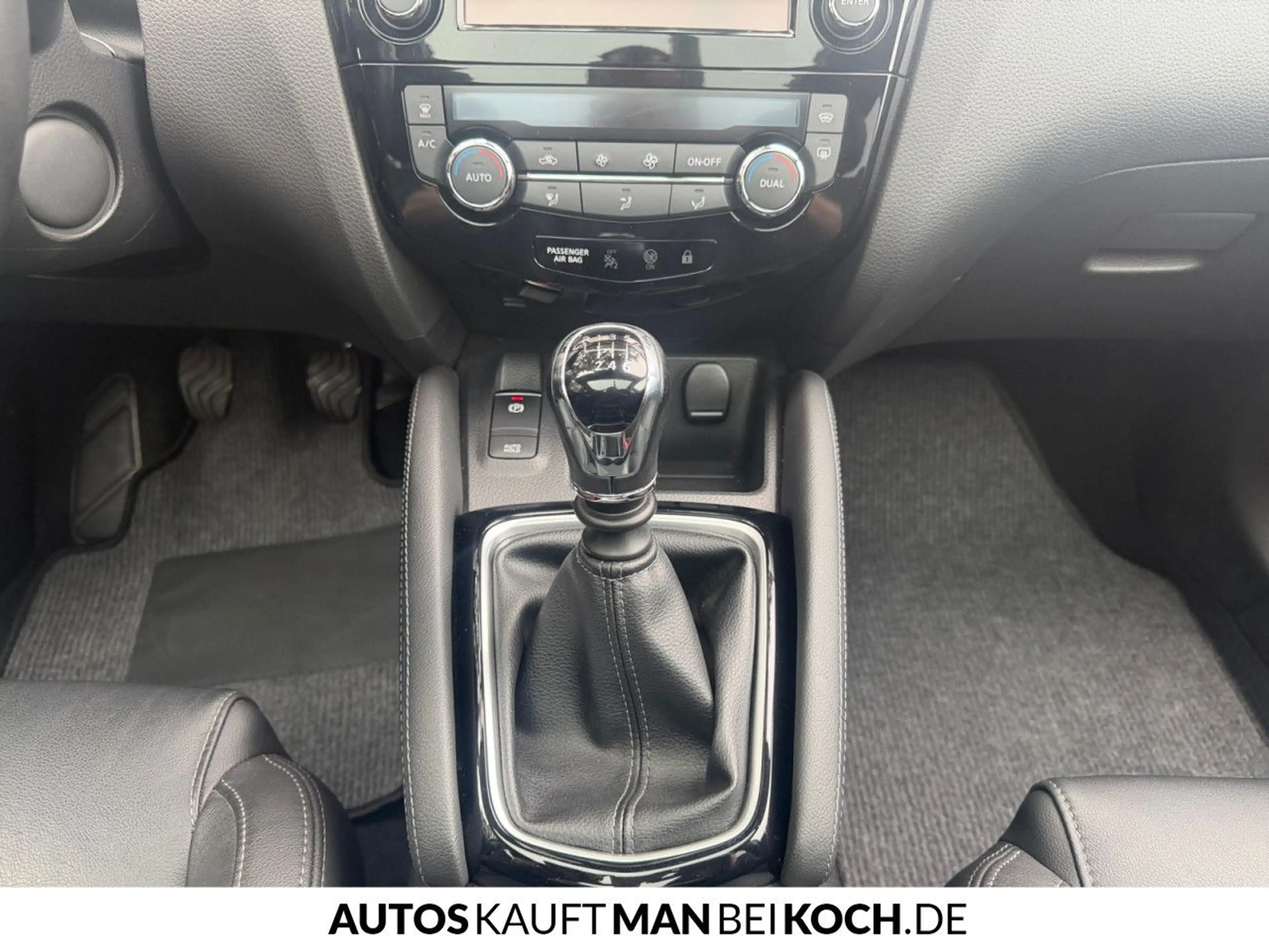Nissan Qashqai 1.6 DIG-T TEKNA BEH WSS KLIMAAUT SHZ FSE — photo 10