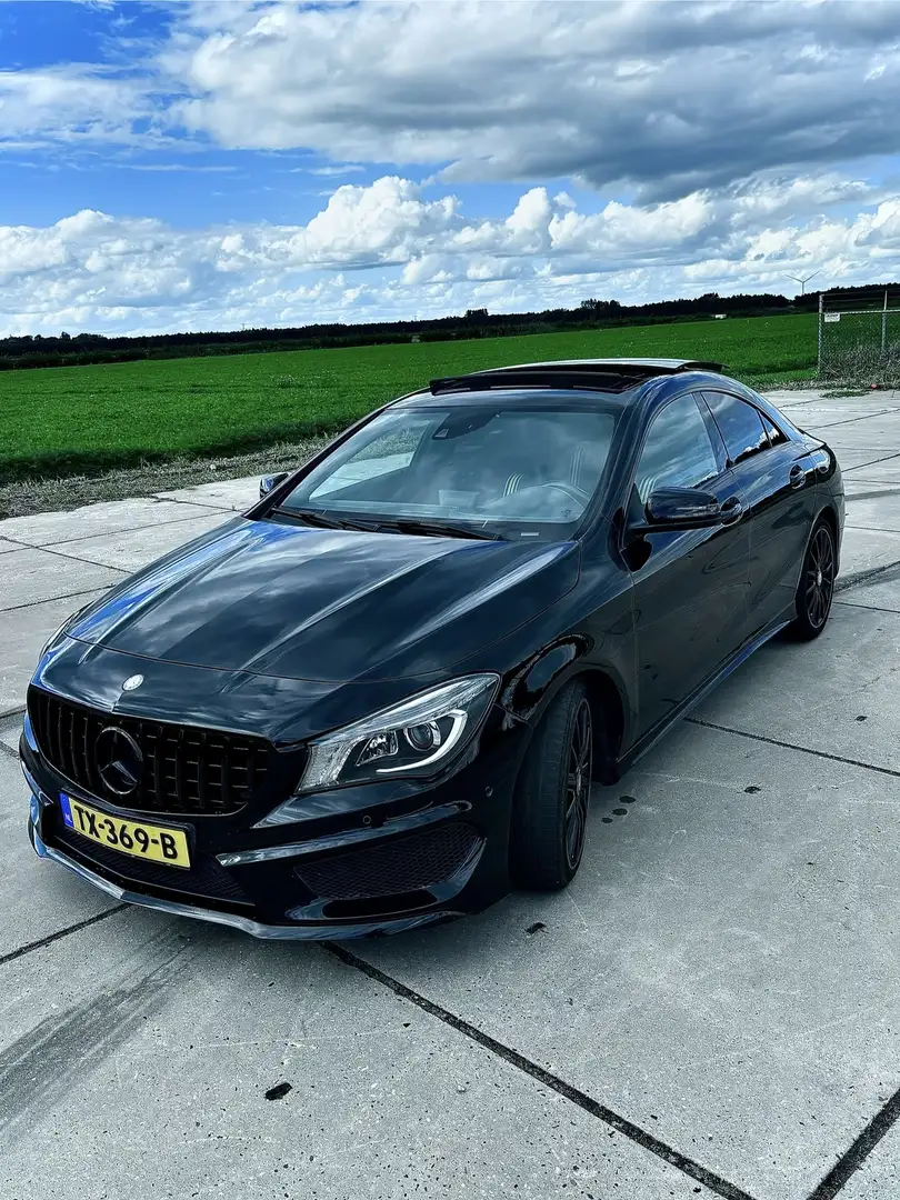 Mercedes-Benz CLA 200 Edition 1 Zwart - 1