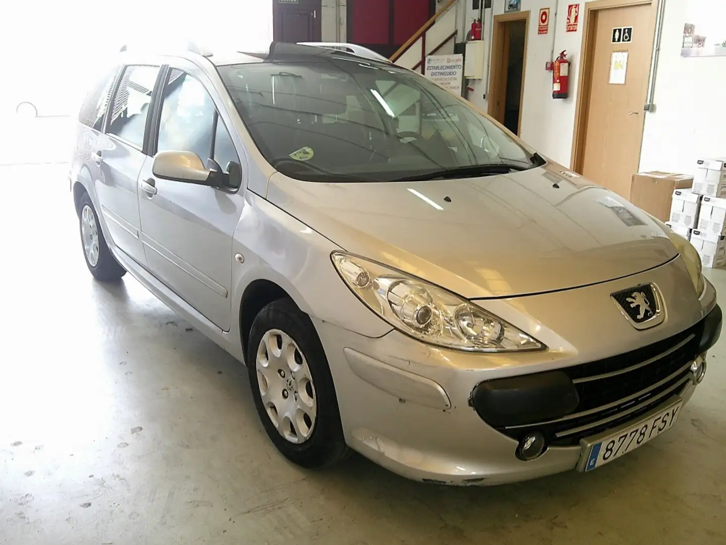 Peugeot 307 SW 1.6HDI Pack 90 Gris - 2