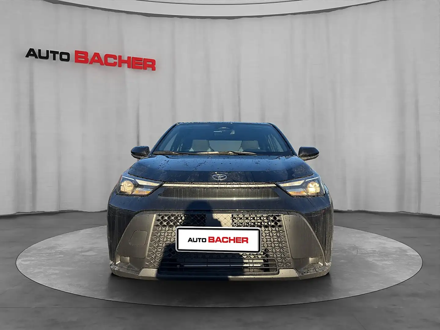 Toyota Aygo X 1,5 Hybrid Schwarz - 2