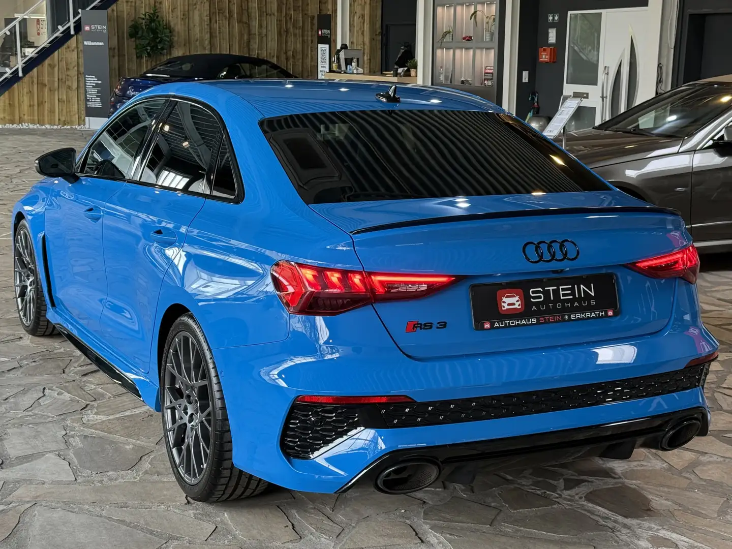 Audi RS 2.5 TFSI quattro Limo *HUD*360*ACC*B&O Blau - 2