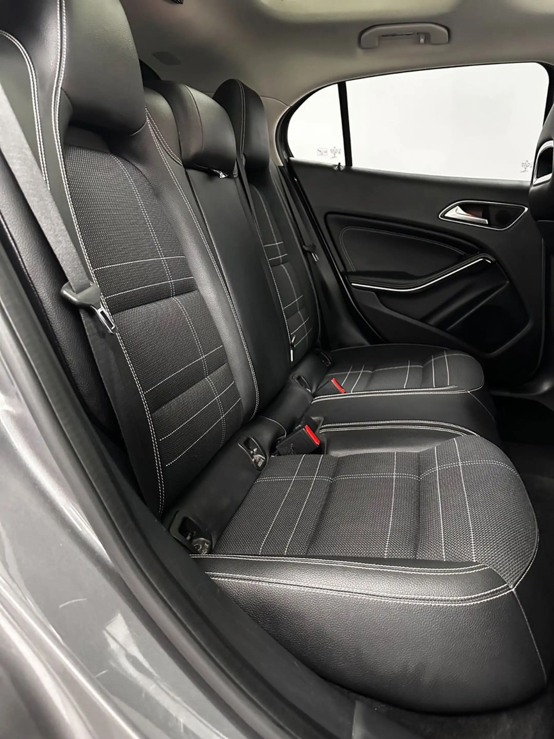 Mercedes-Benz GLA 200 .PANO.KAMERA.NAVI.PDC.TEILLEDER.BI-XENON — photo 10