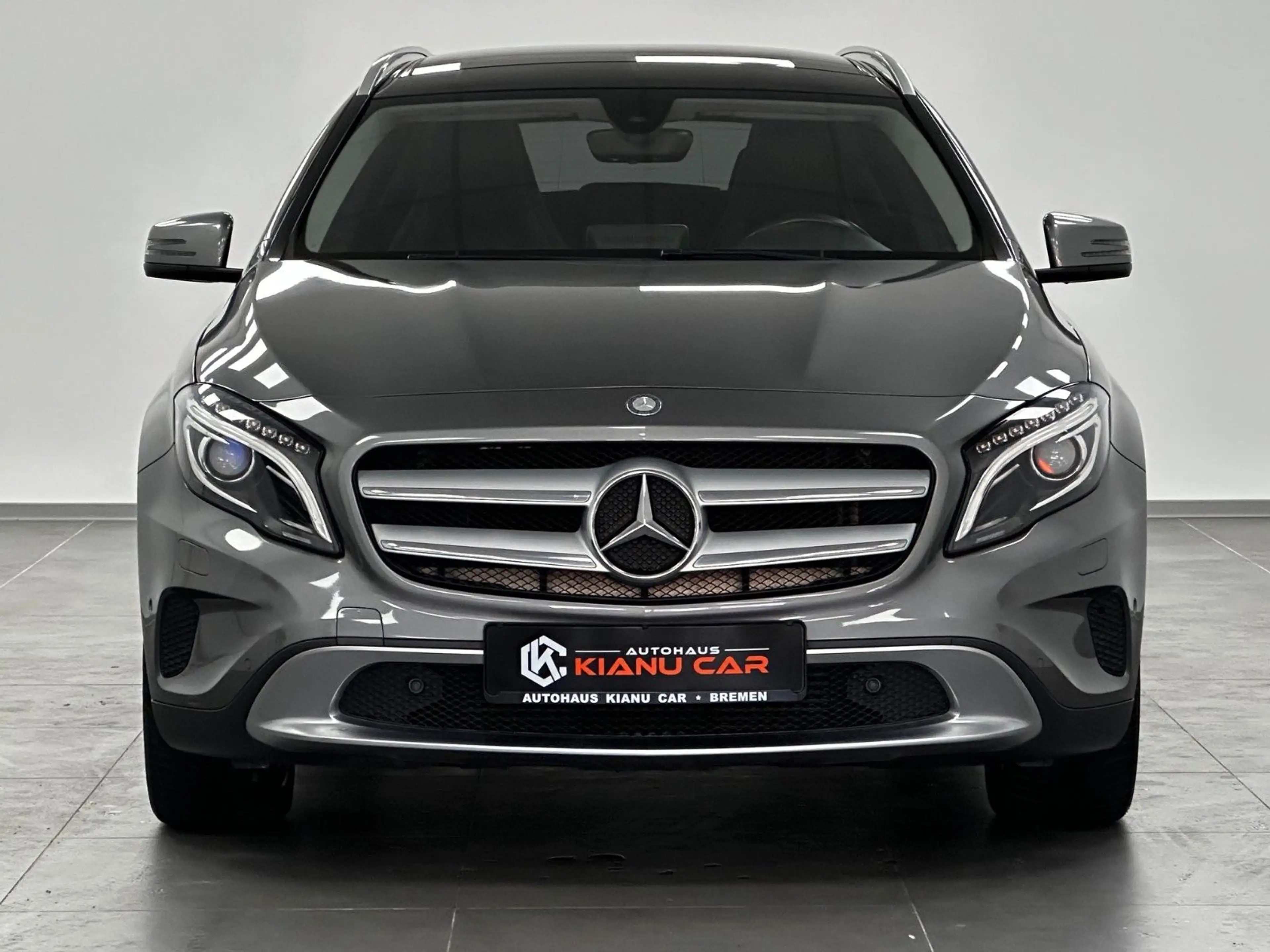 Mercedes-Benz GLA 200 .PANO.KAMERA.NAVI.PDC.TEILLEDER.BI-XENON — photo 2