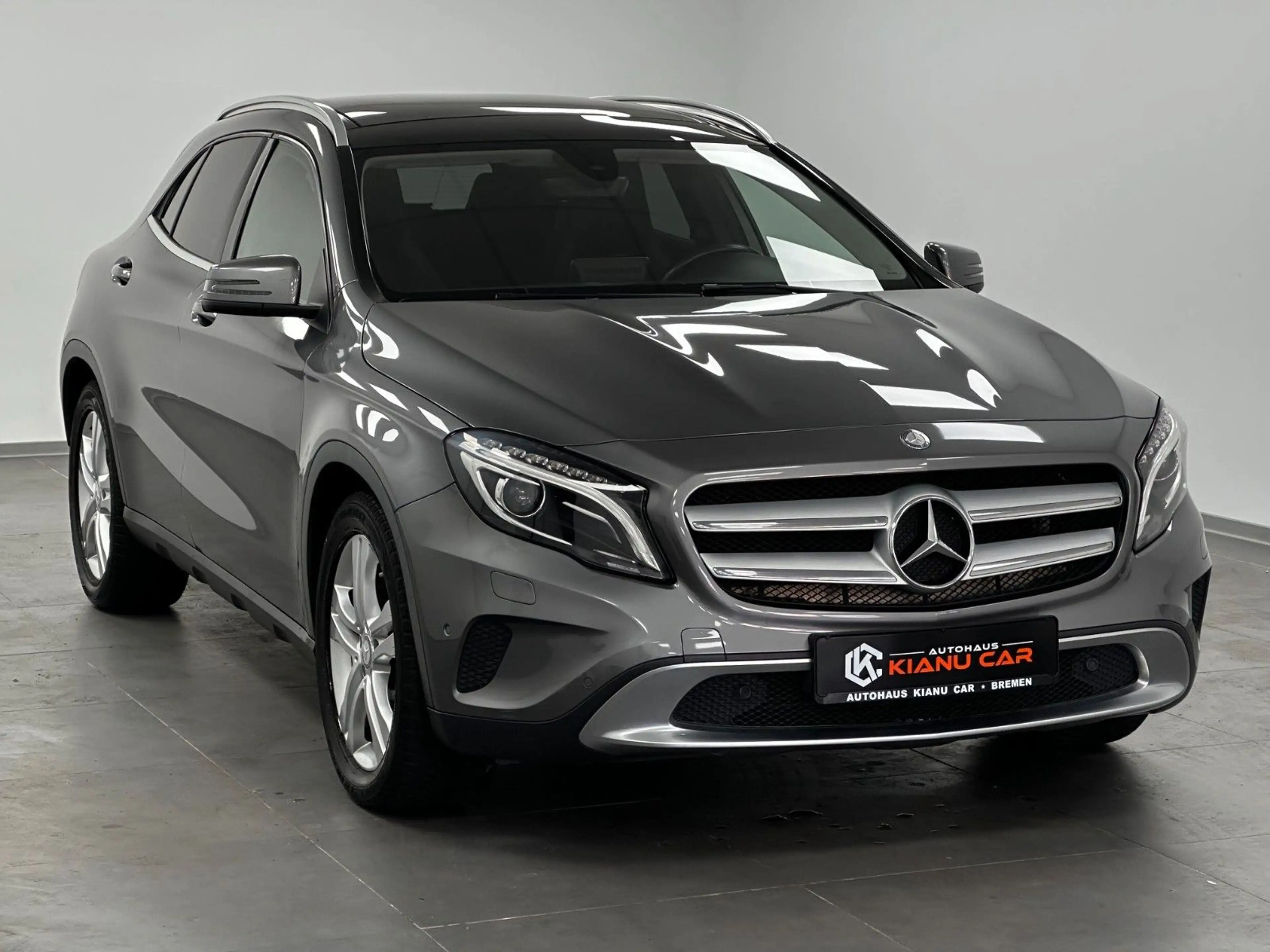 Mercedes-Benz GLA 200 .PANO.KAMERA.NAVI.PDC.TEILLEDER.BI-XENON — photo 3
