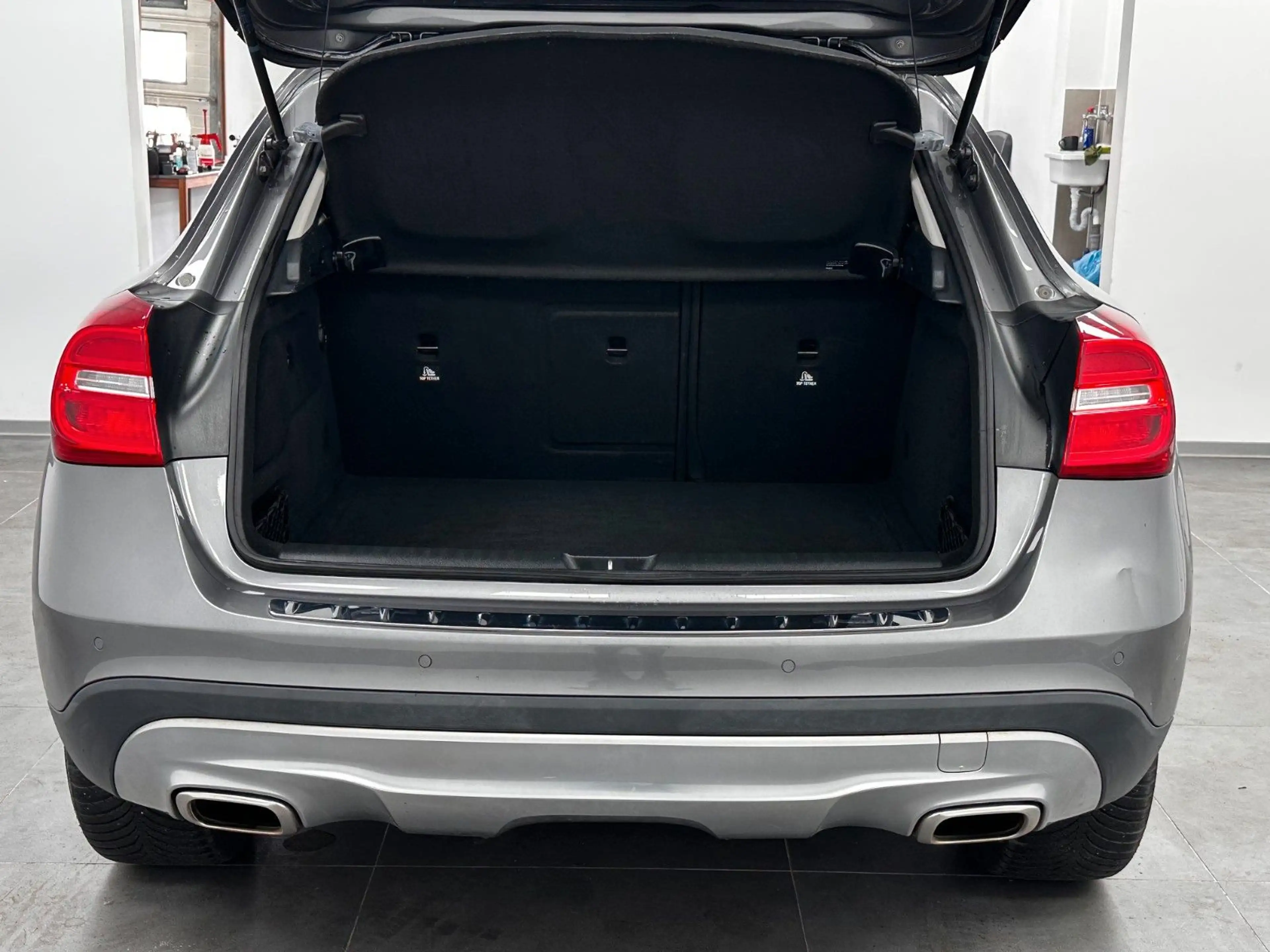 Mercedes-Benz GLA 200 .PANO.KAMERA.NAVI.PDC.TEILLEDER.BI-XENON — photo 8