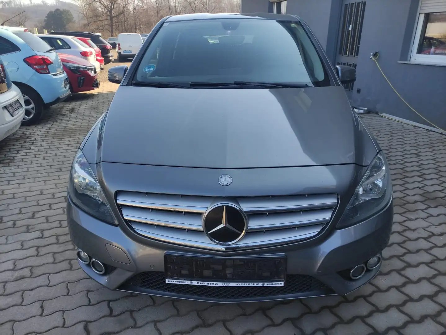 Mercedes-Benz B 180 B 180 CDI BlueEfficiency DPF Grau - 1