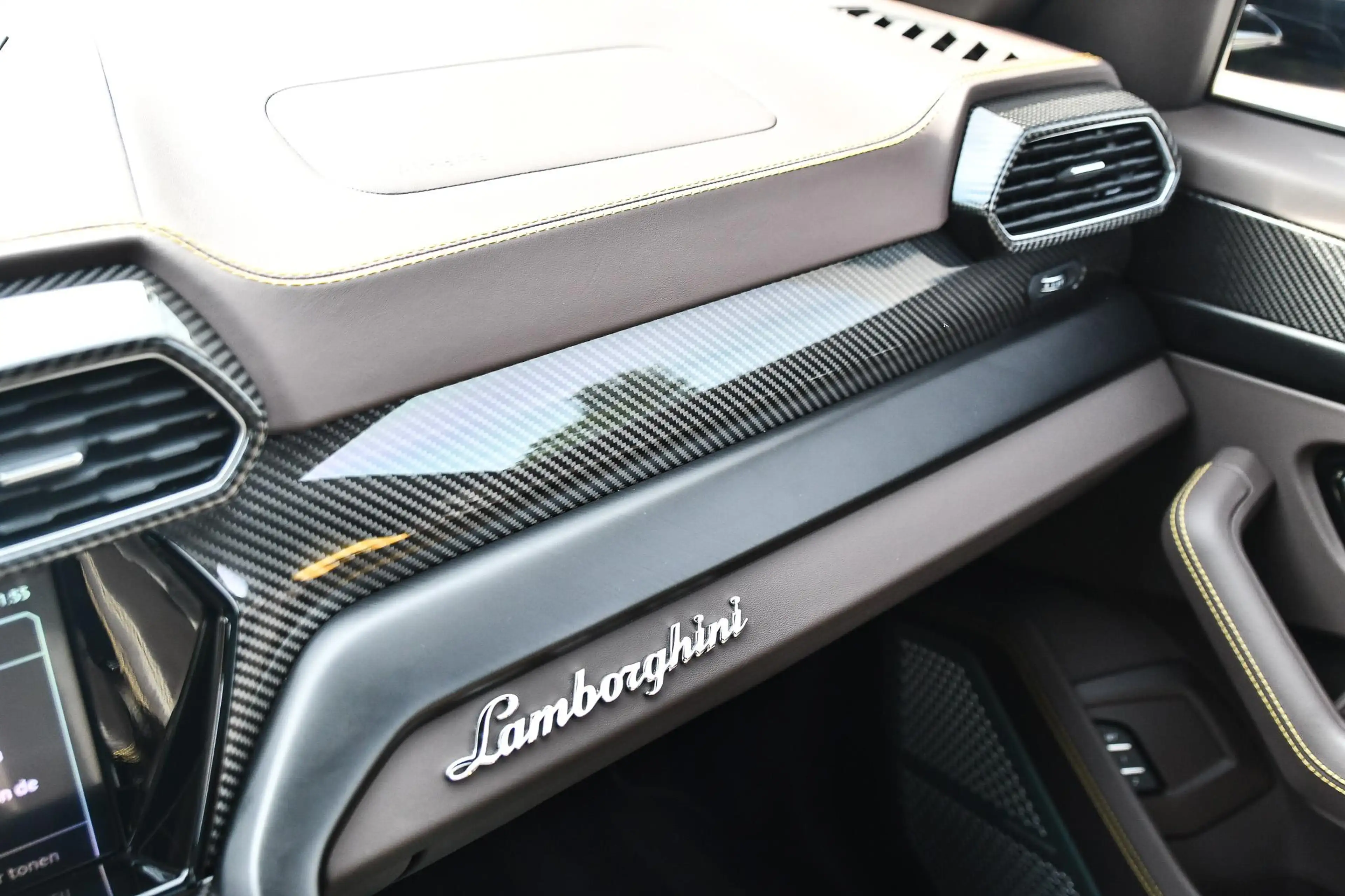 Lamborghini Urus 4.0 V8 S |Verde hydra|Carbon|BTW| — photo 22
