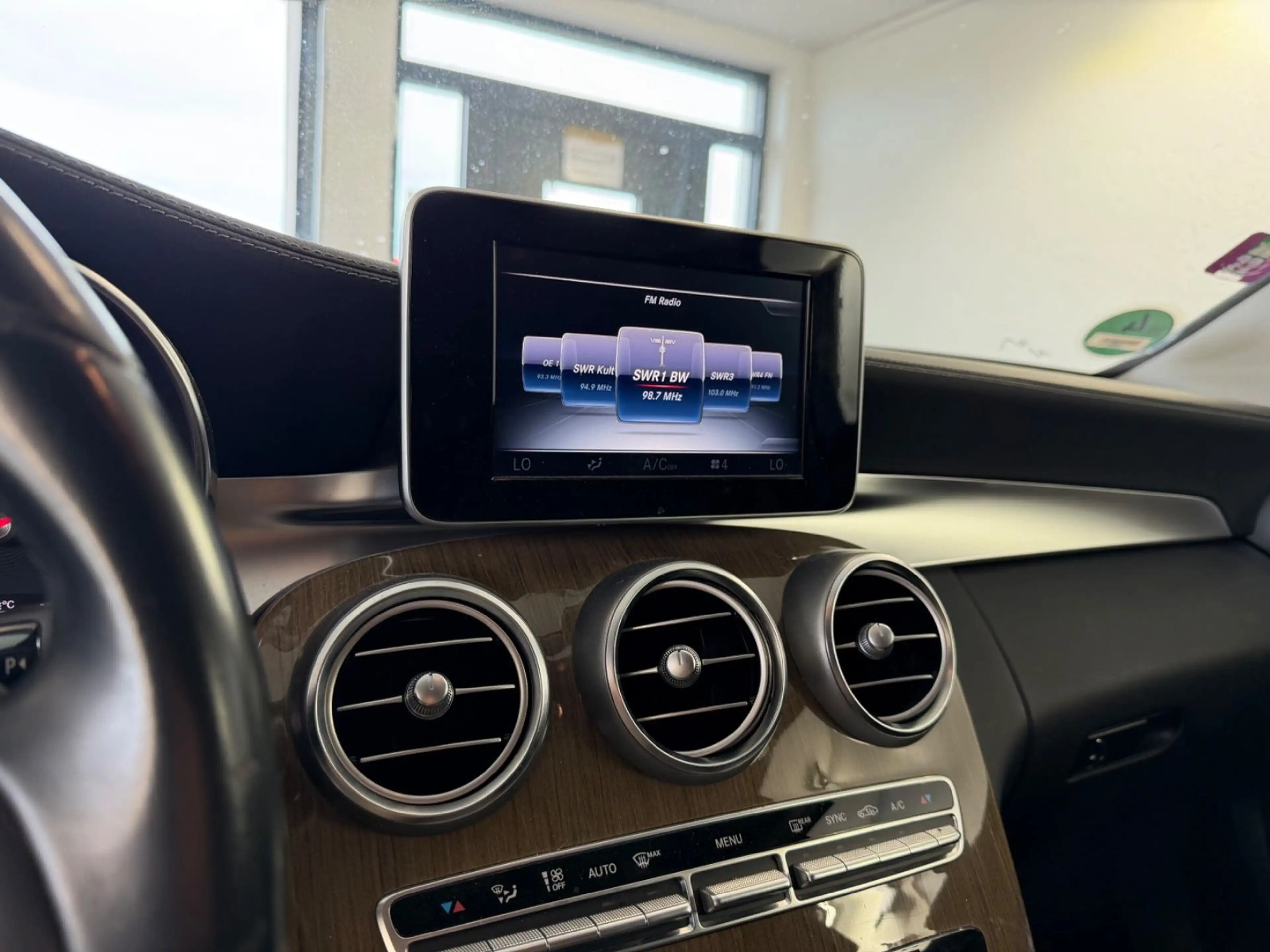 Mercedes-Benz C 200 d T Avantgarde | Night | LED | Navi | SHZ — photo 14