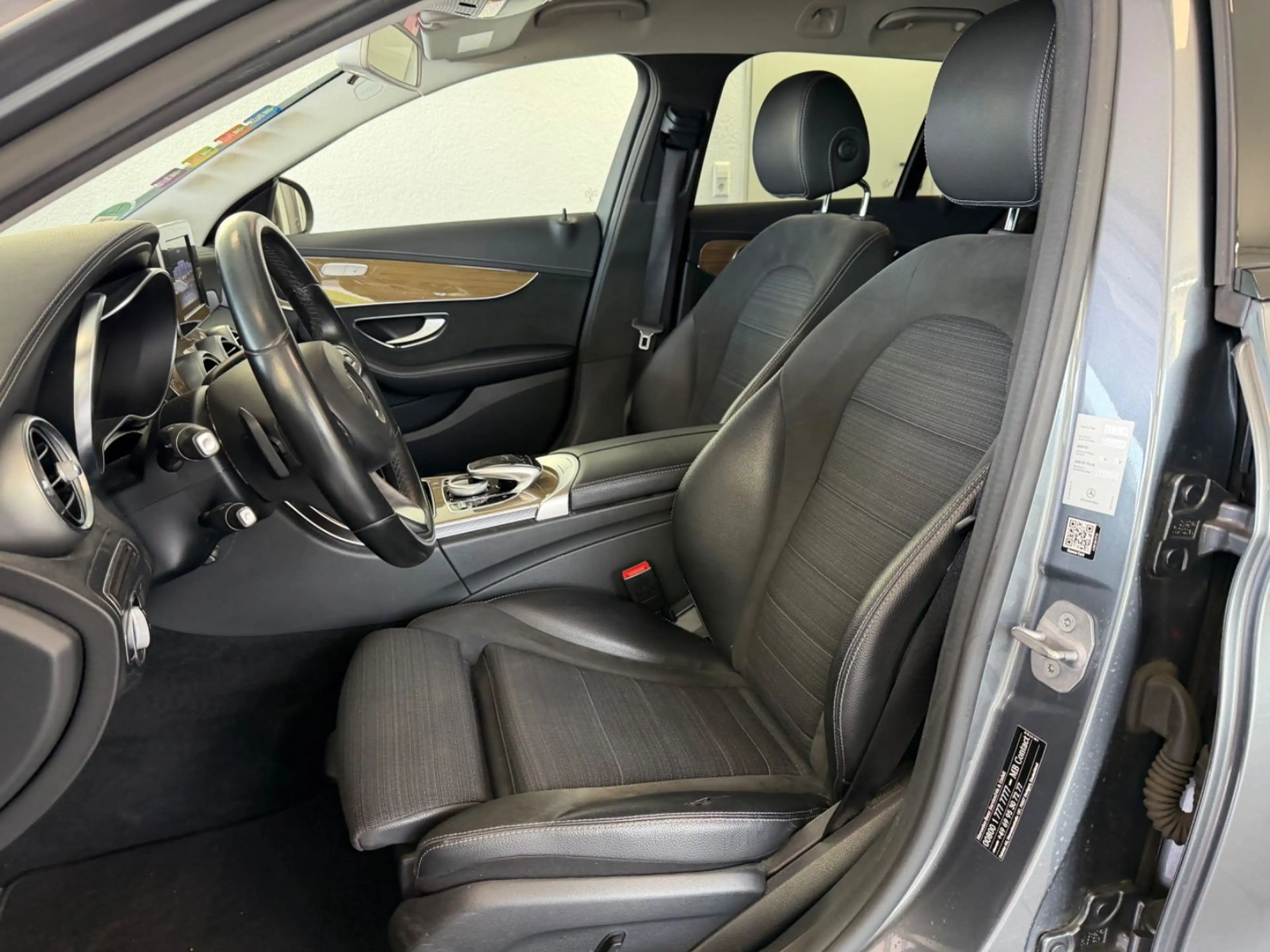 Mercedes-Benz C 200 d T Avantgarde | Night | LED | Navi | SHZ — photo 10