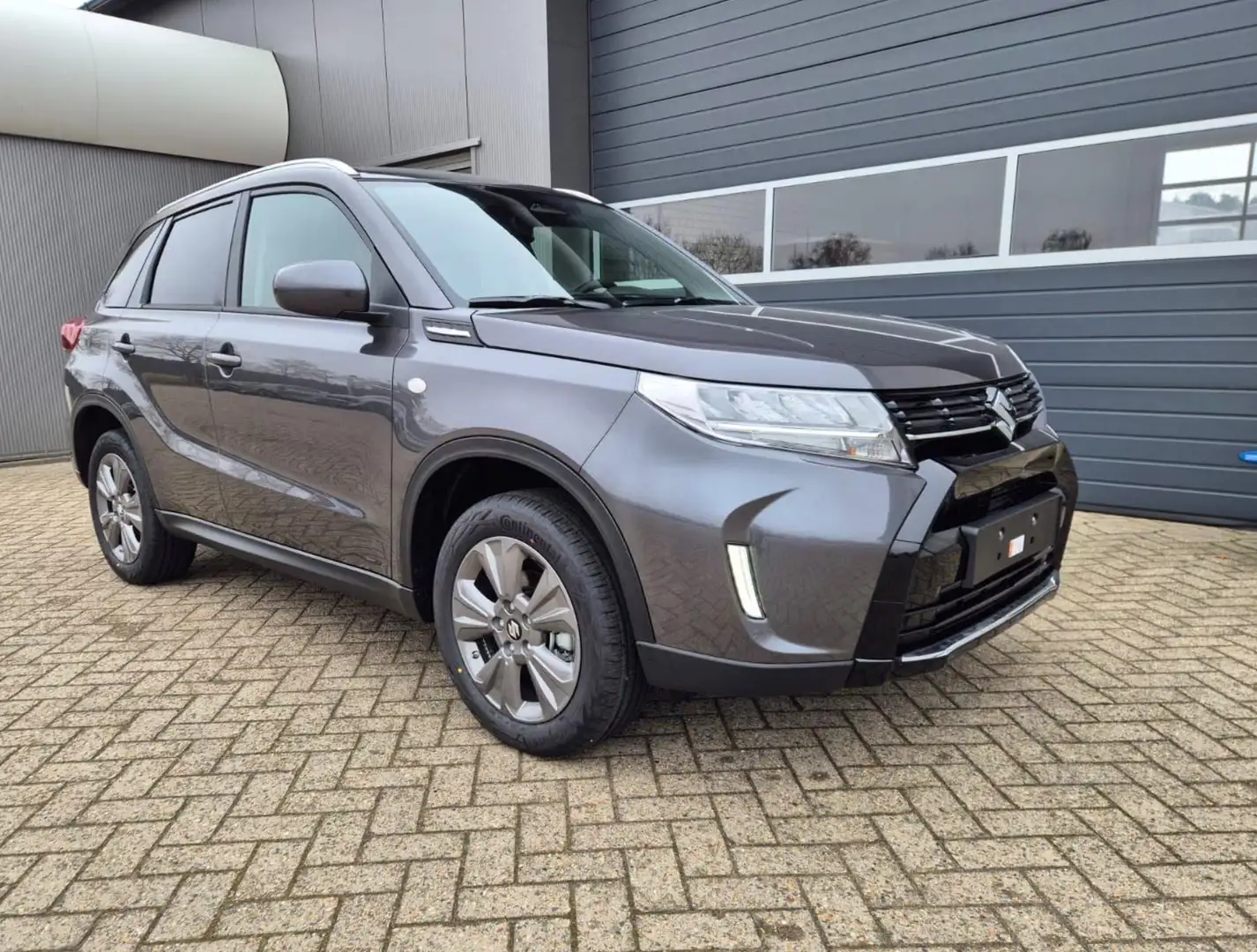Suzuki Vitara 1,4 Hybrid Allgrip  Comfort Aut. Grau - 1