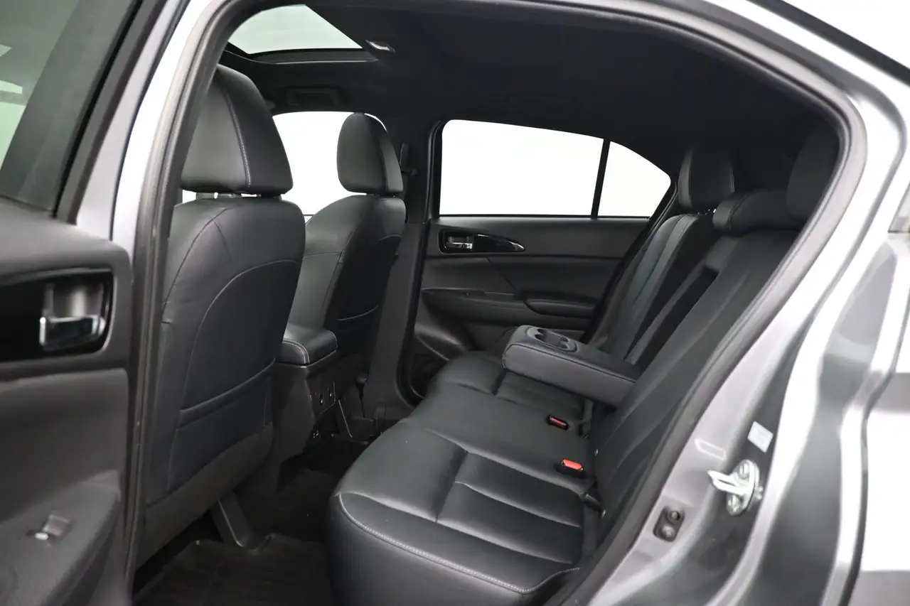 Mitsubishi Eclipse Cross photo Mitsubishi Eclipse Cross