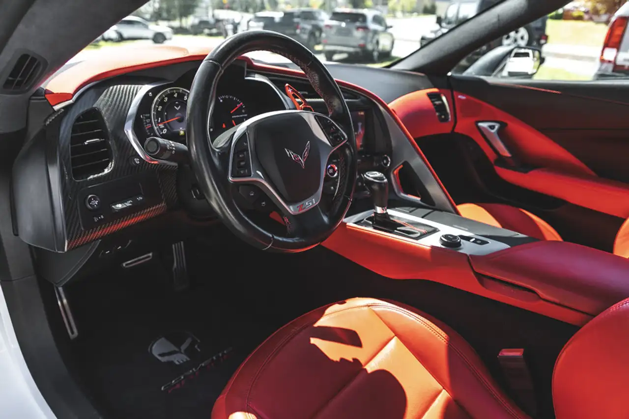 Chevrolet Corvette снимка Chevrolet Corvette