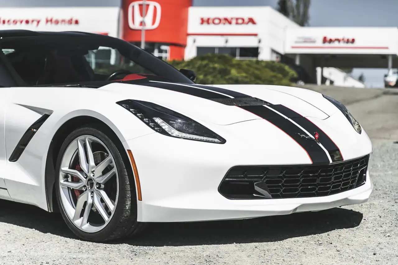 Chevrolet Corvette снимка Chevrolet Corvette