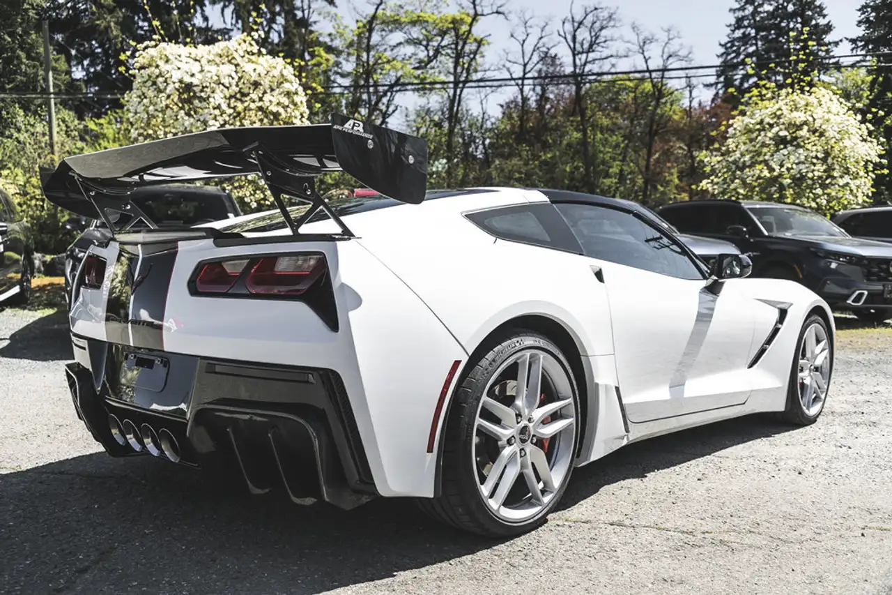 Chevrolet Corvette снимка Chevrolet Corvette