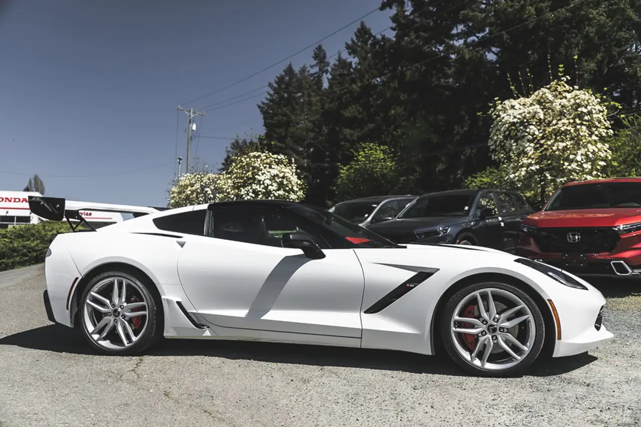 Chevrolet Corvette снимка Chevrolet Corvette