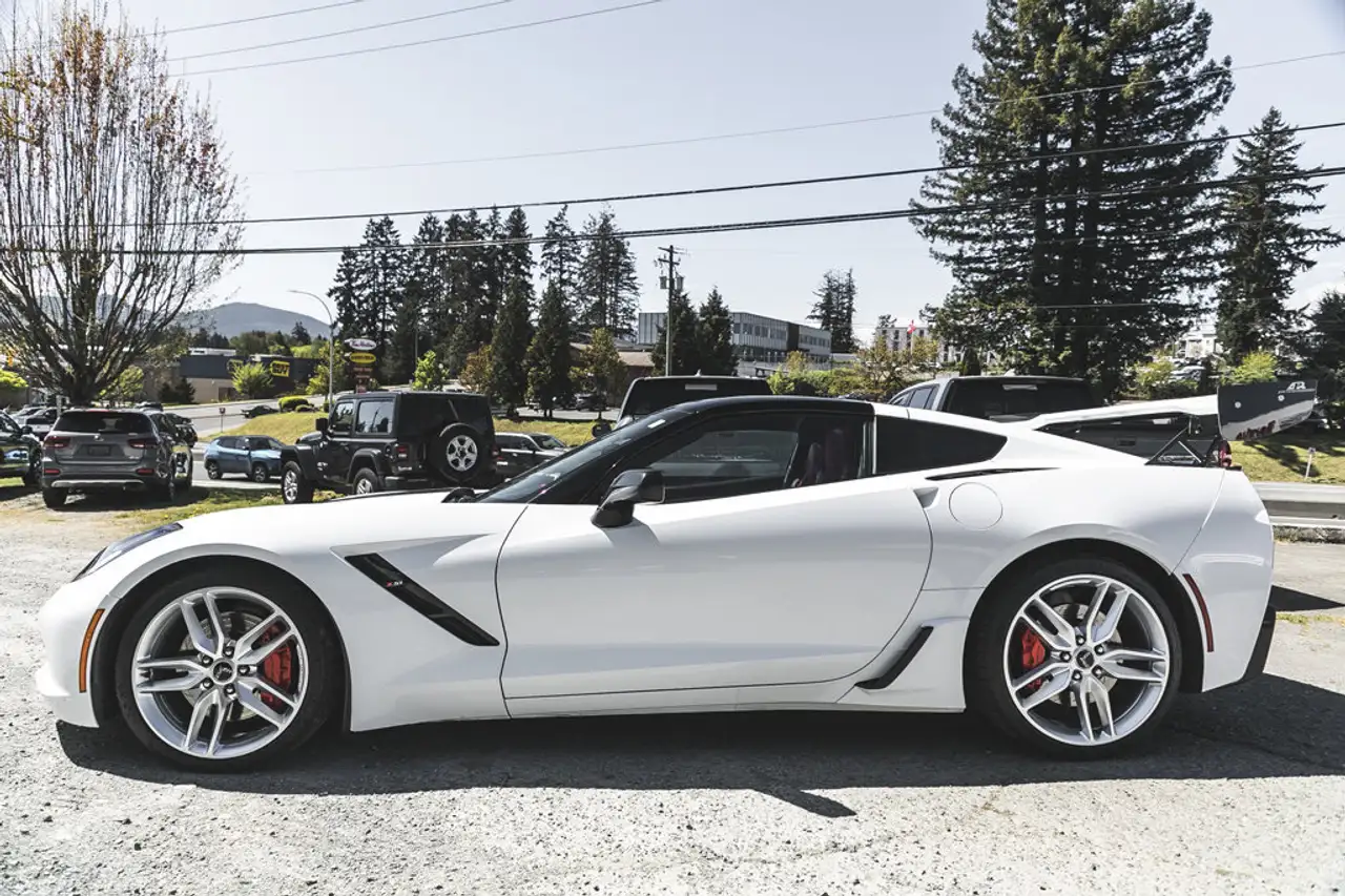 Chevrolet Corvette снимка Chevrolet Corvette