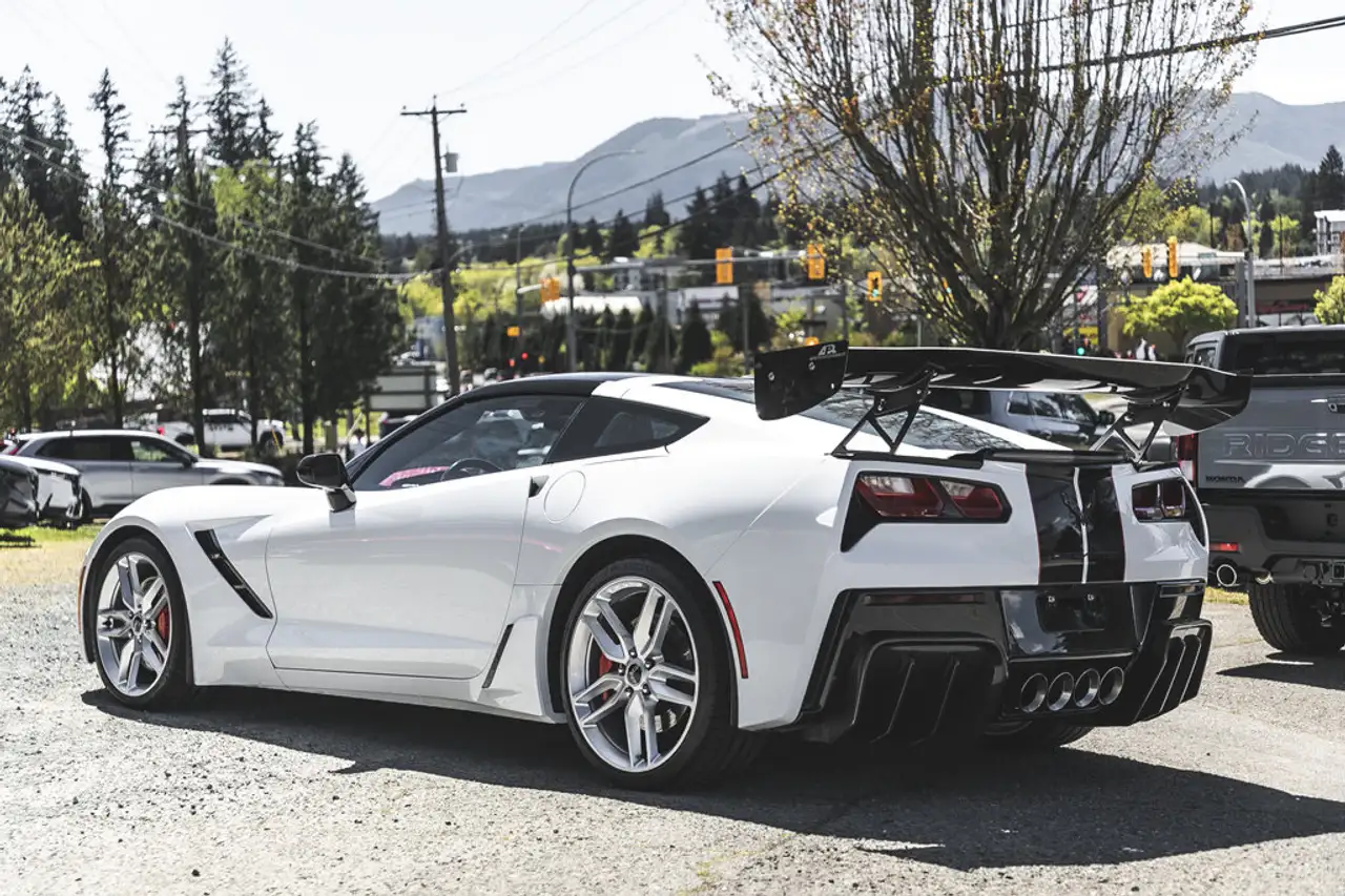 Chevrolet Corvette снимка Chevrolet Corvette
