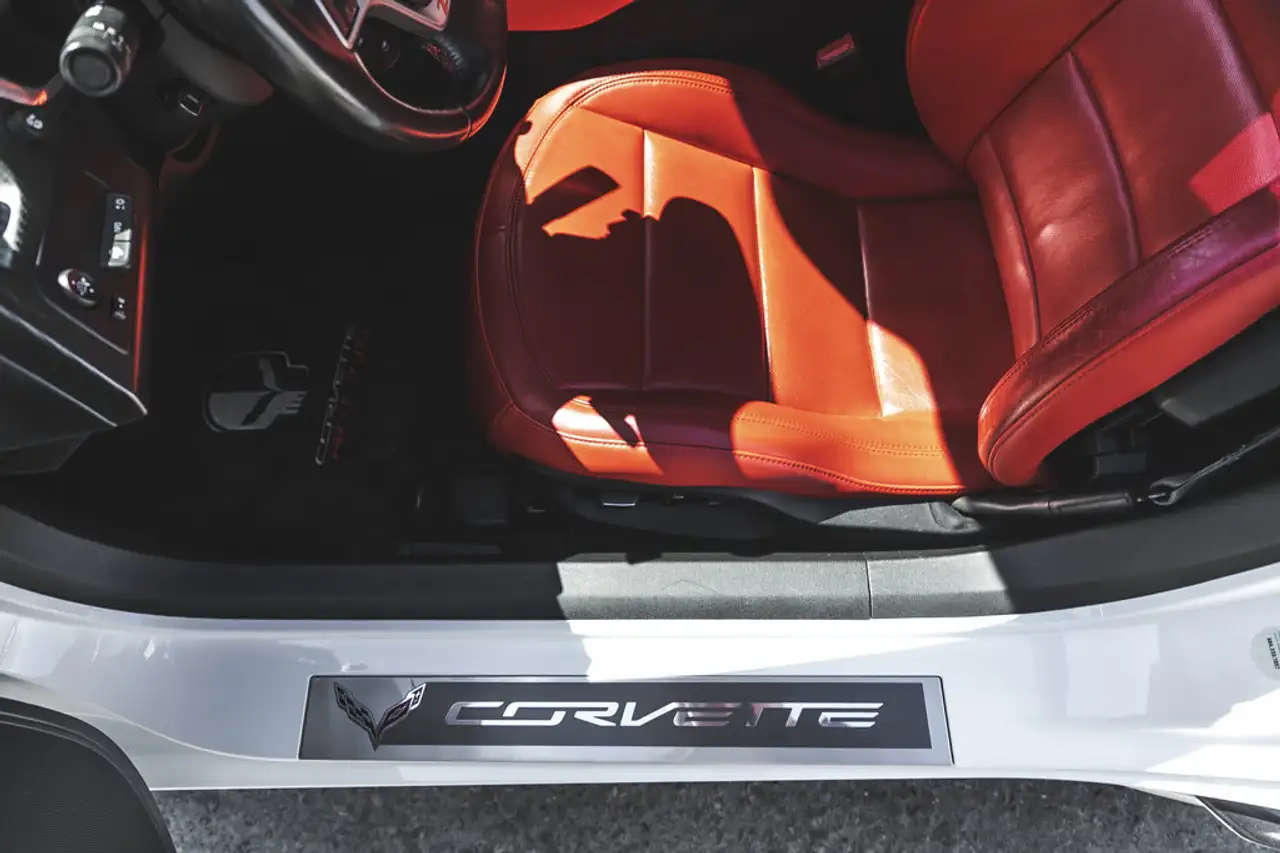 Chevrolet Corvette снимка Chevrolet Corvette