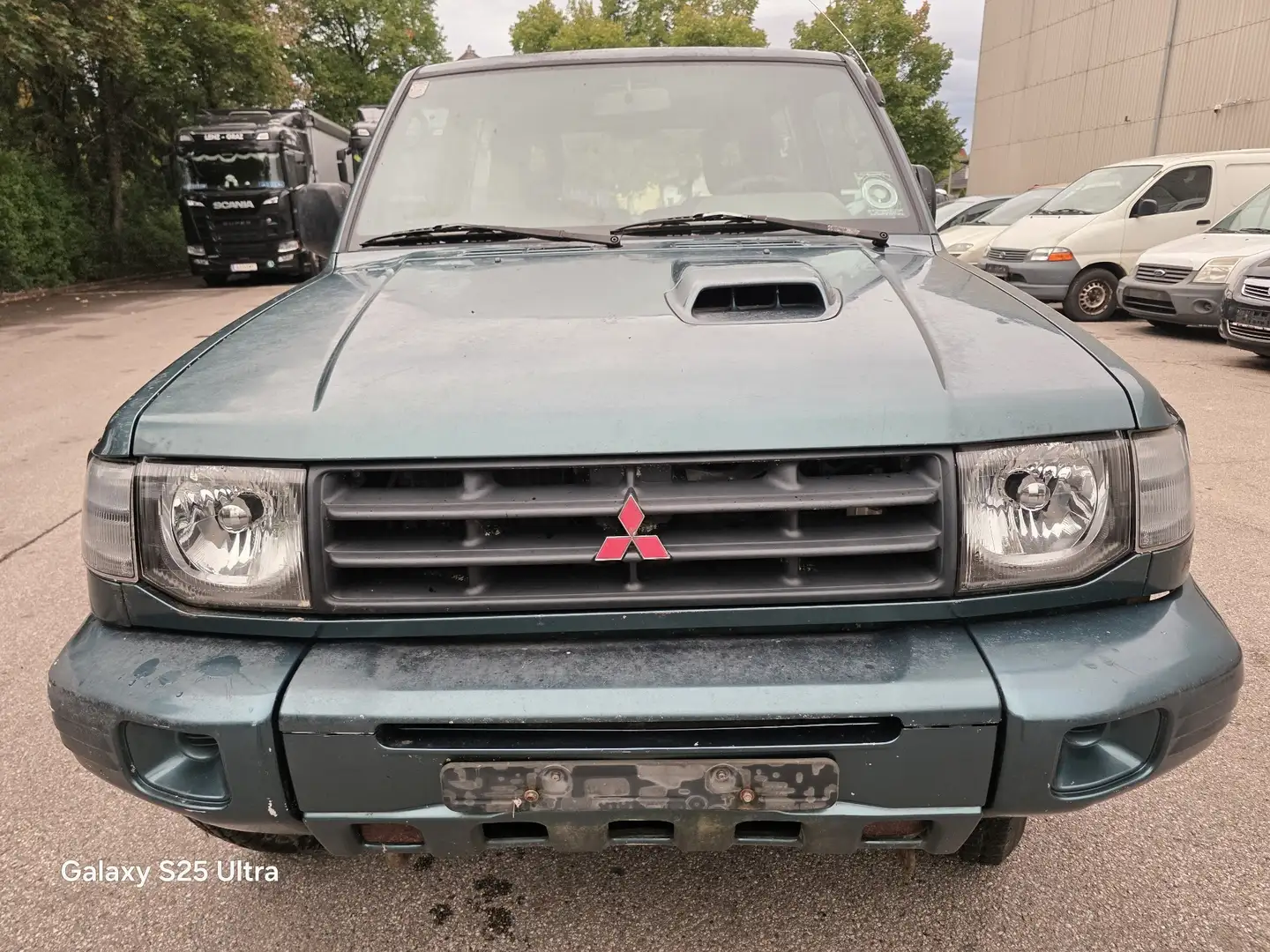 Mitsubishi Pajero 2.5 TD Classic Grün - 1
