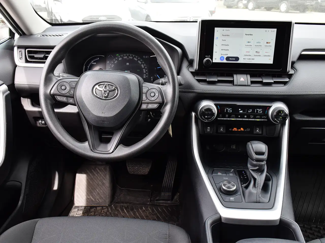 Toyota RAV 4 снимка Toyota RAV 4