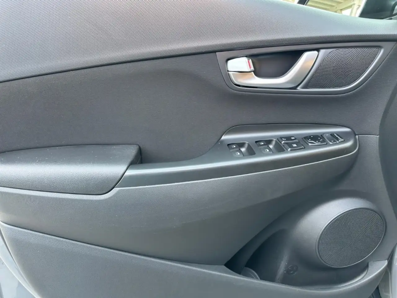Hyundai KONA *1.6 Select *Hyb*SCHECK*1.Hand*LED*RFK*LKH* 16