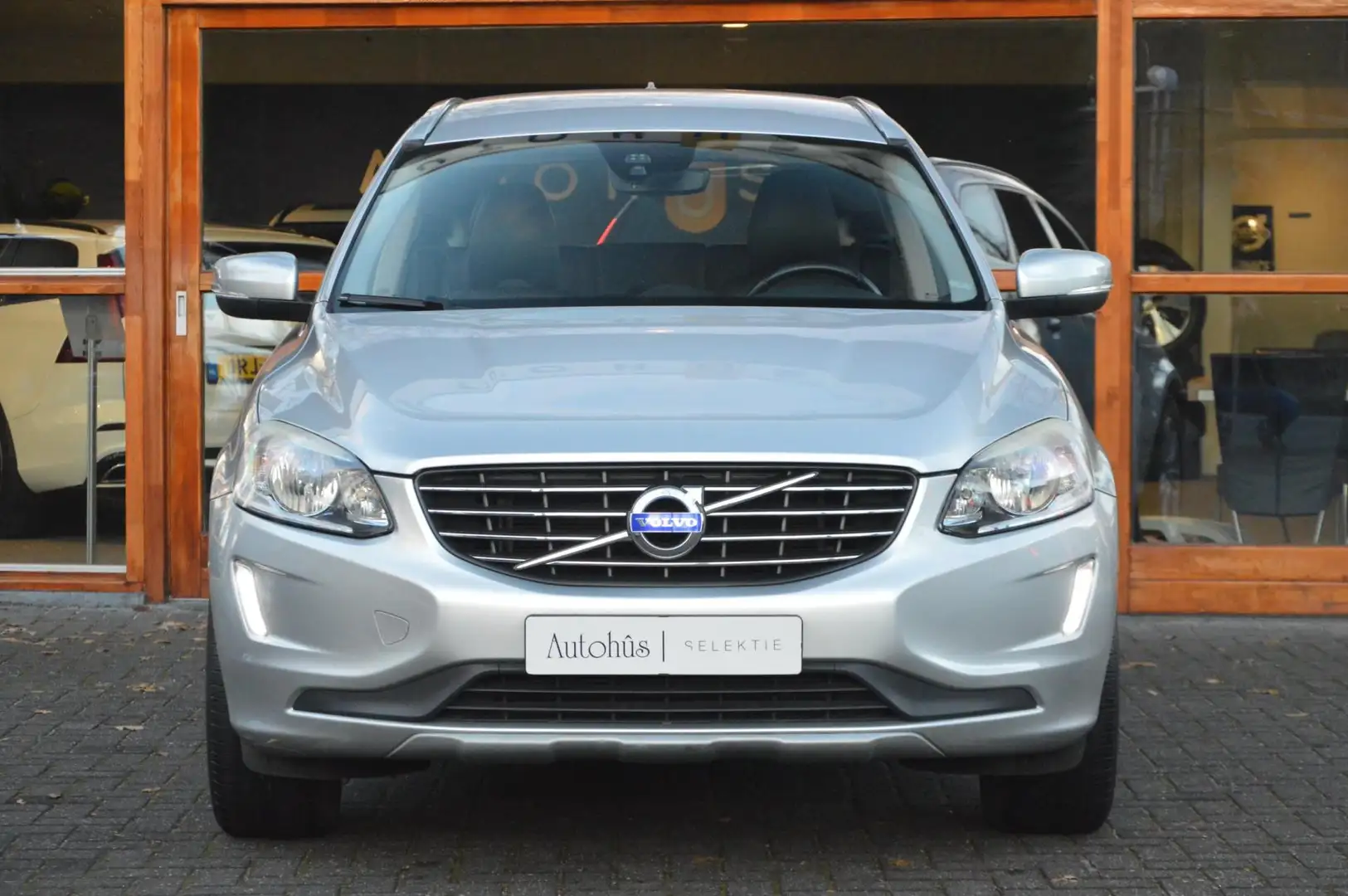 Volvo XC60 T5 AWD Inscription | Trekhaak 2000KG | Dealer onde Argent - 2