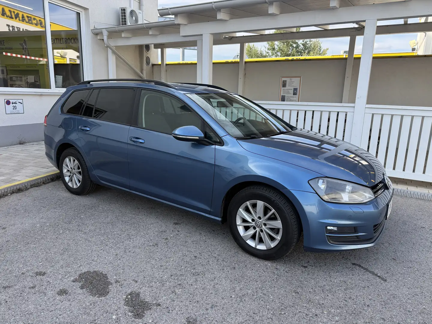 Volkswagen Golf Variant 1,2 TSI Benzin 144000 Erstbesitz - 1