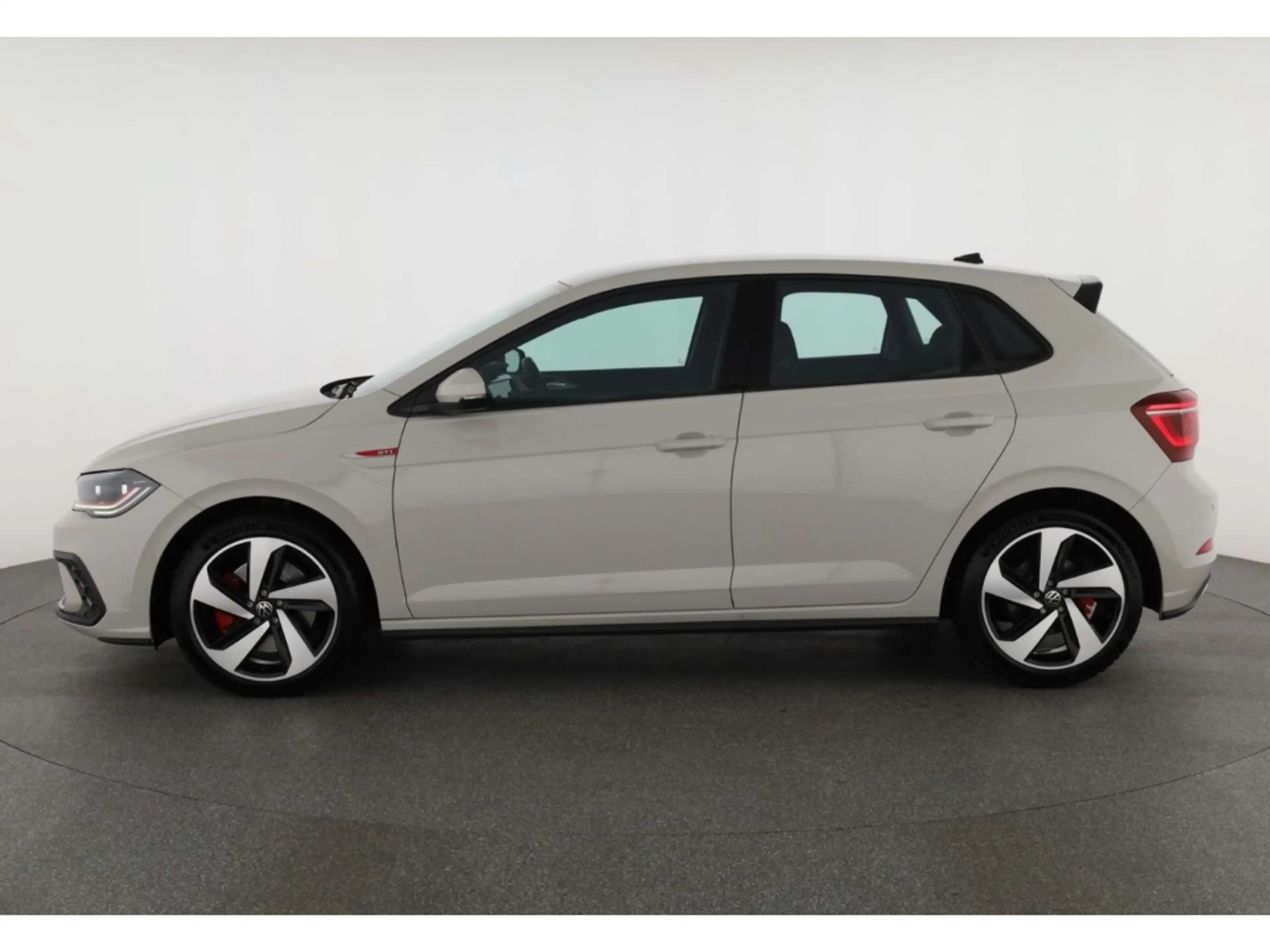 Volkswagen Polo GTI 2.0 TSI OPF — photo 6