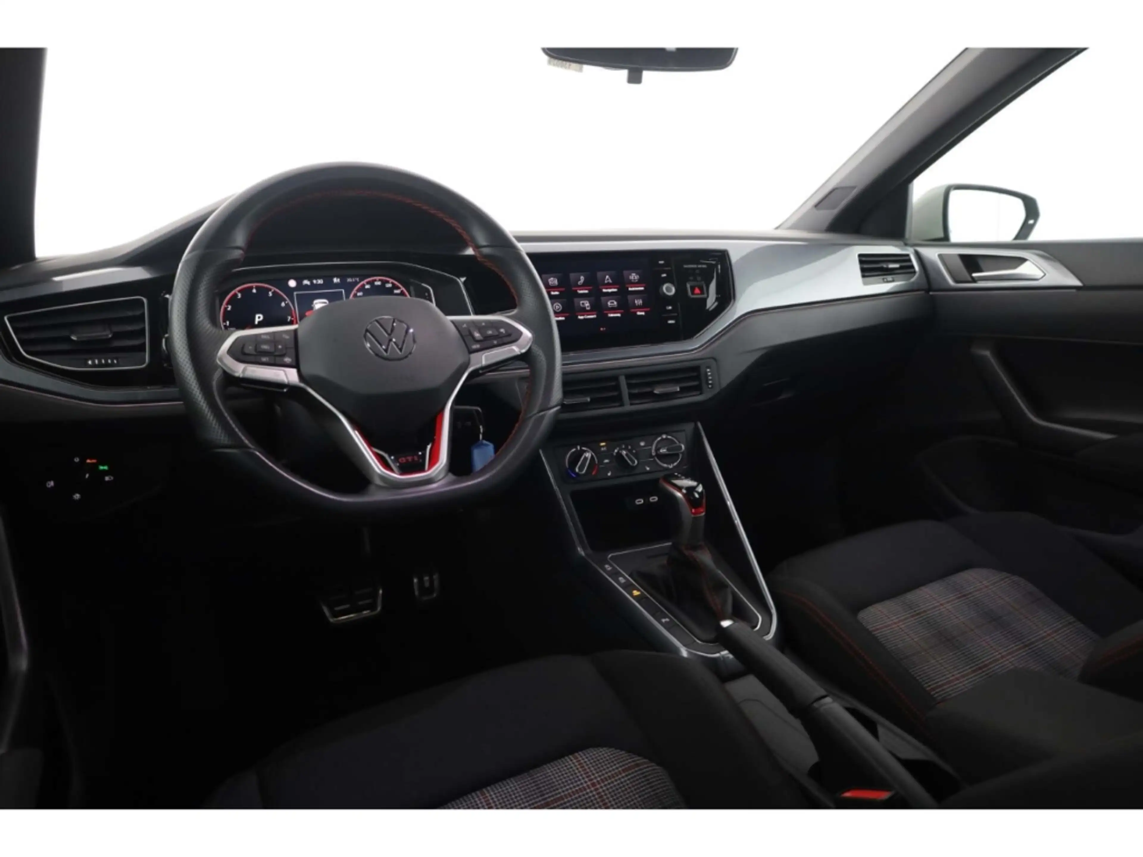 Volkswagen Polo GTI 2.0 TSI OPF — photo 10