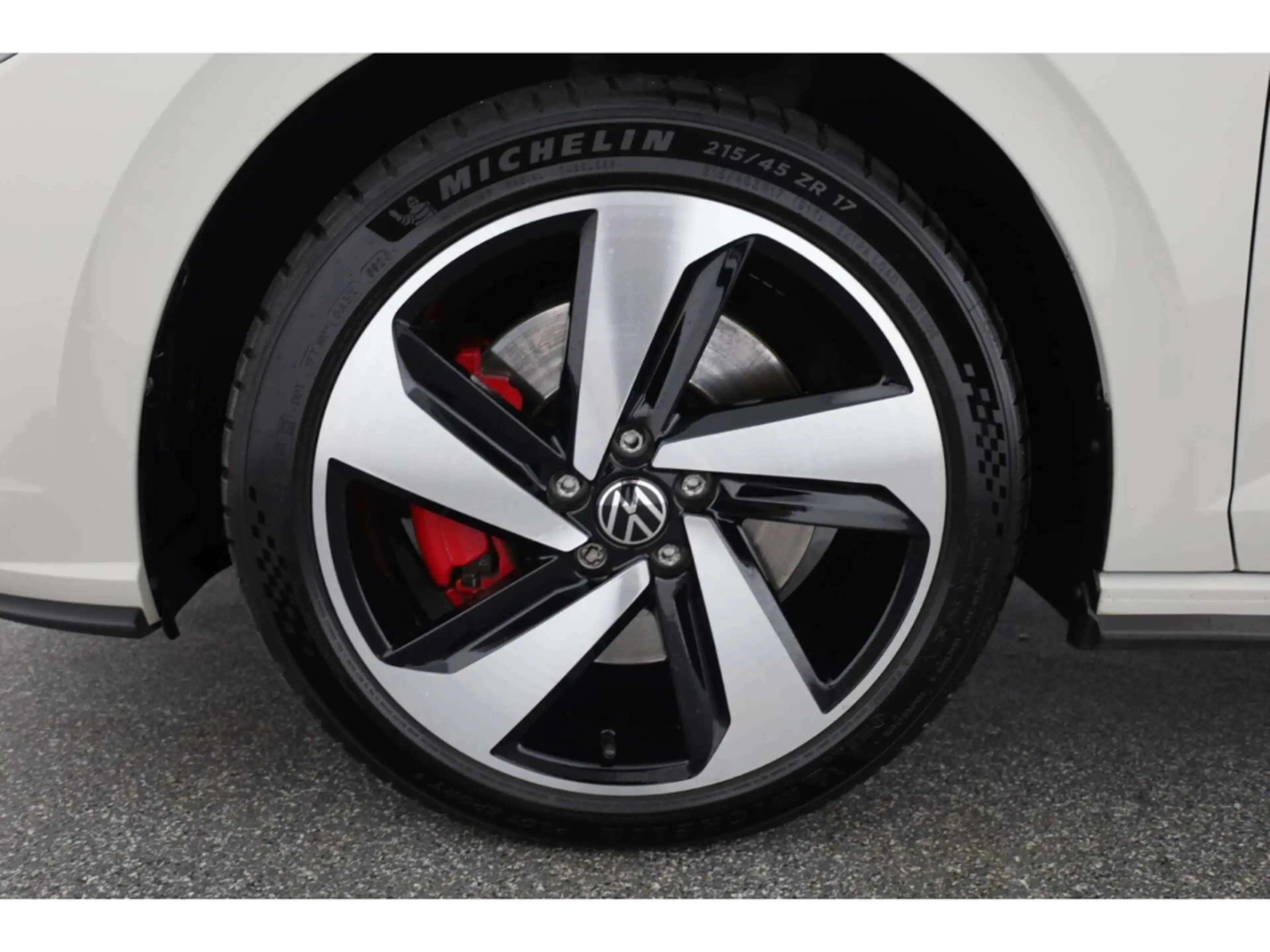 Volkswagen Polo GTI 2.0 TSI OPF — photo 9