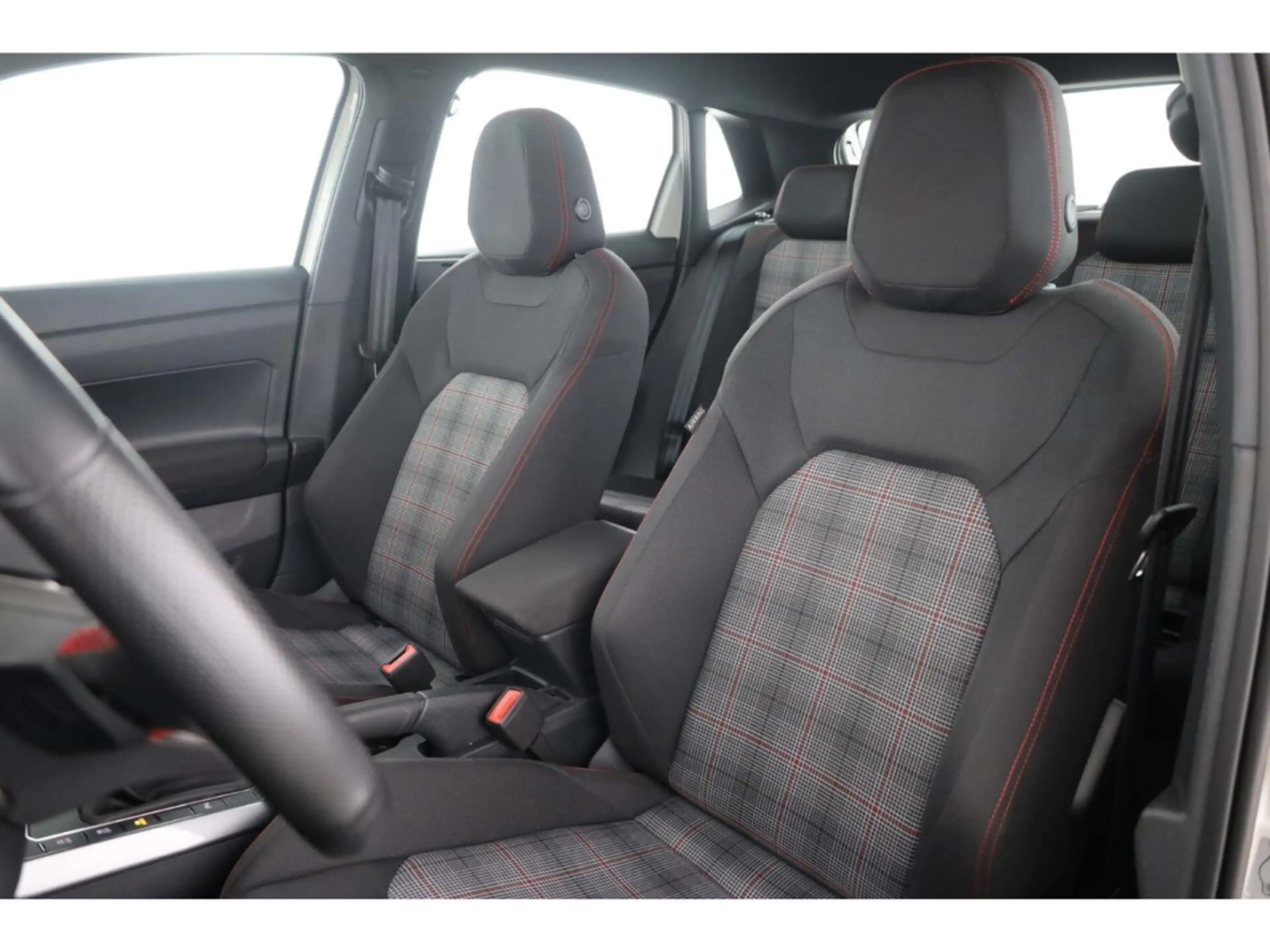 Volkswagen Polo GTI 2.0 TSI OPF — photo 11