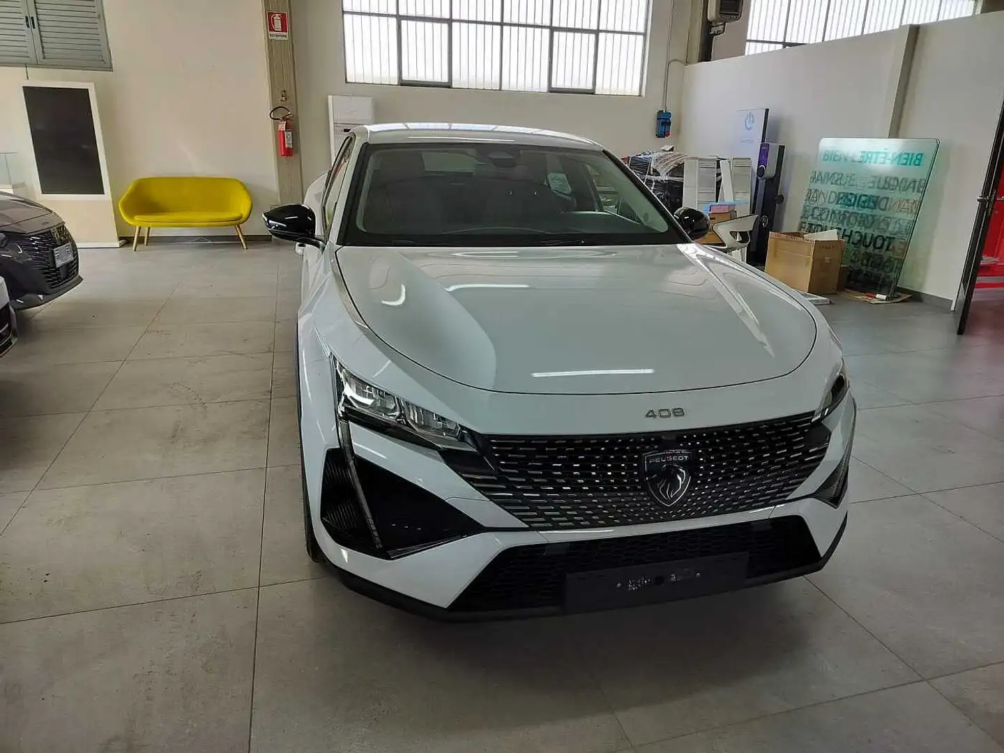 Peugeot 408 Hybrid 136 e-DCS6 Allure Bianco - 2