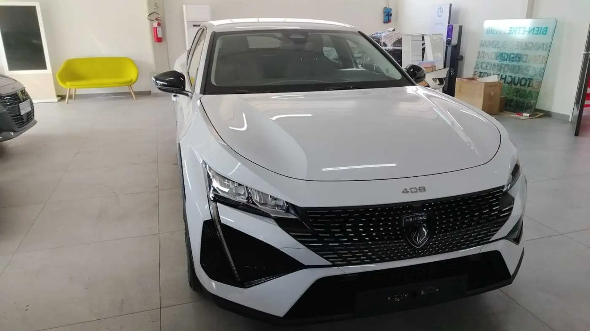 Peugeot 408 Hybrid 136 e-DCS6 Allure Bianco - 1