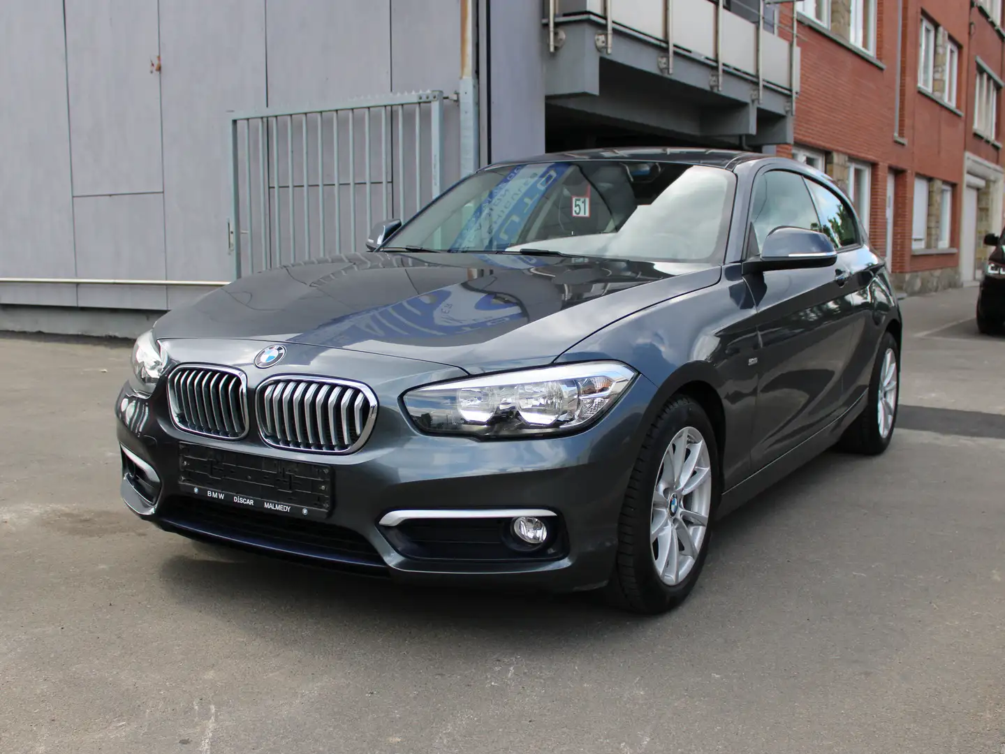 BMW 116 d+GPS+CUIR PARTIEL+SIEGES CHAUFFANTS // EURI 6b // Gris - 1