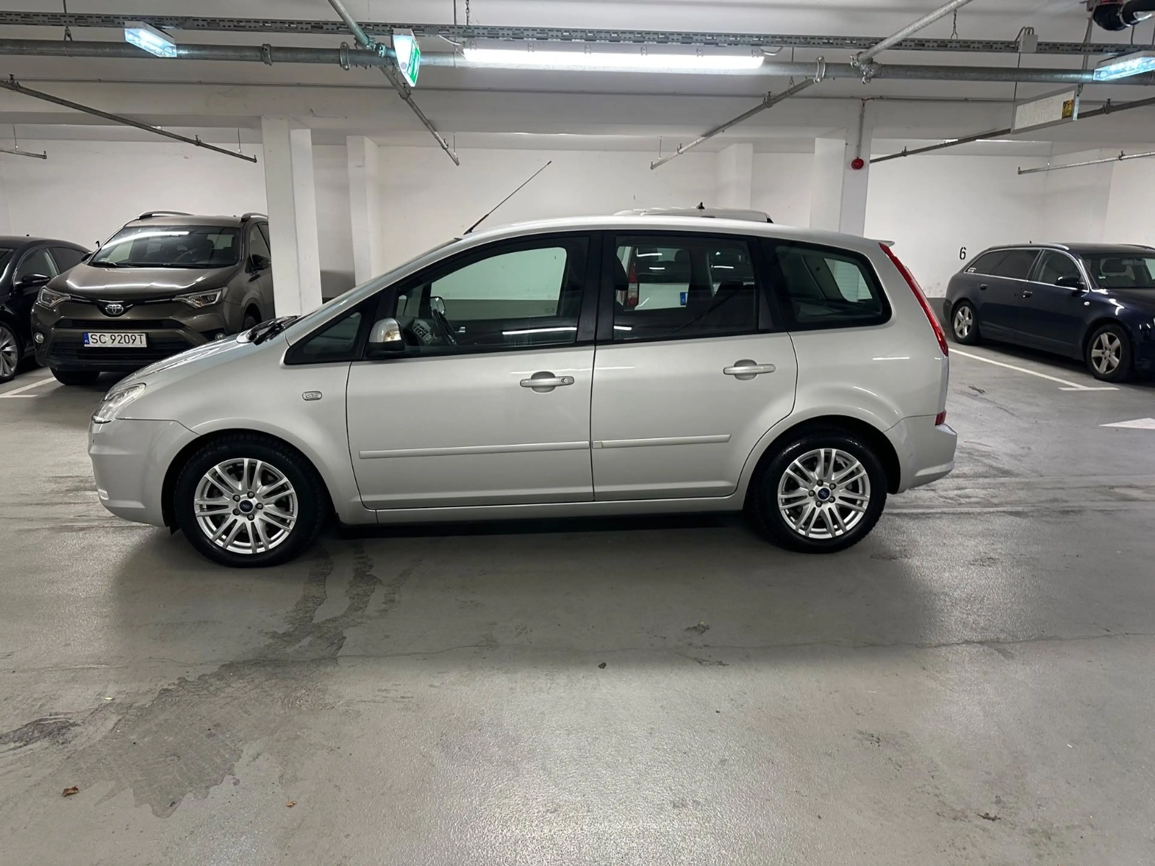 Ford C-Max C-MAX Ghia — photo 2