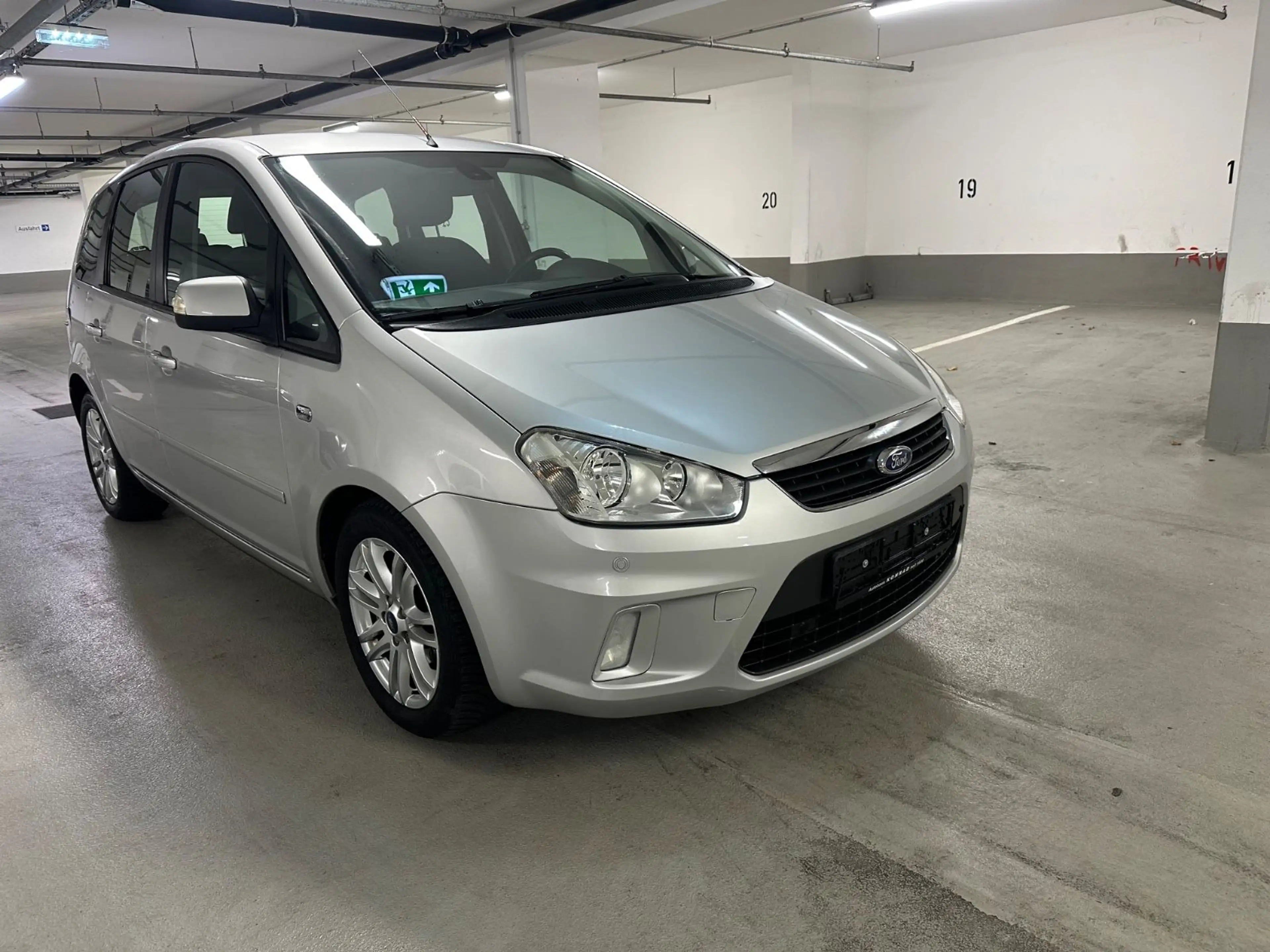 Ford C-Max C-MAX Ghia — photo 13