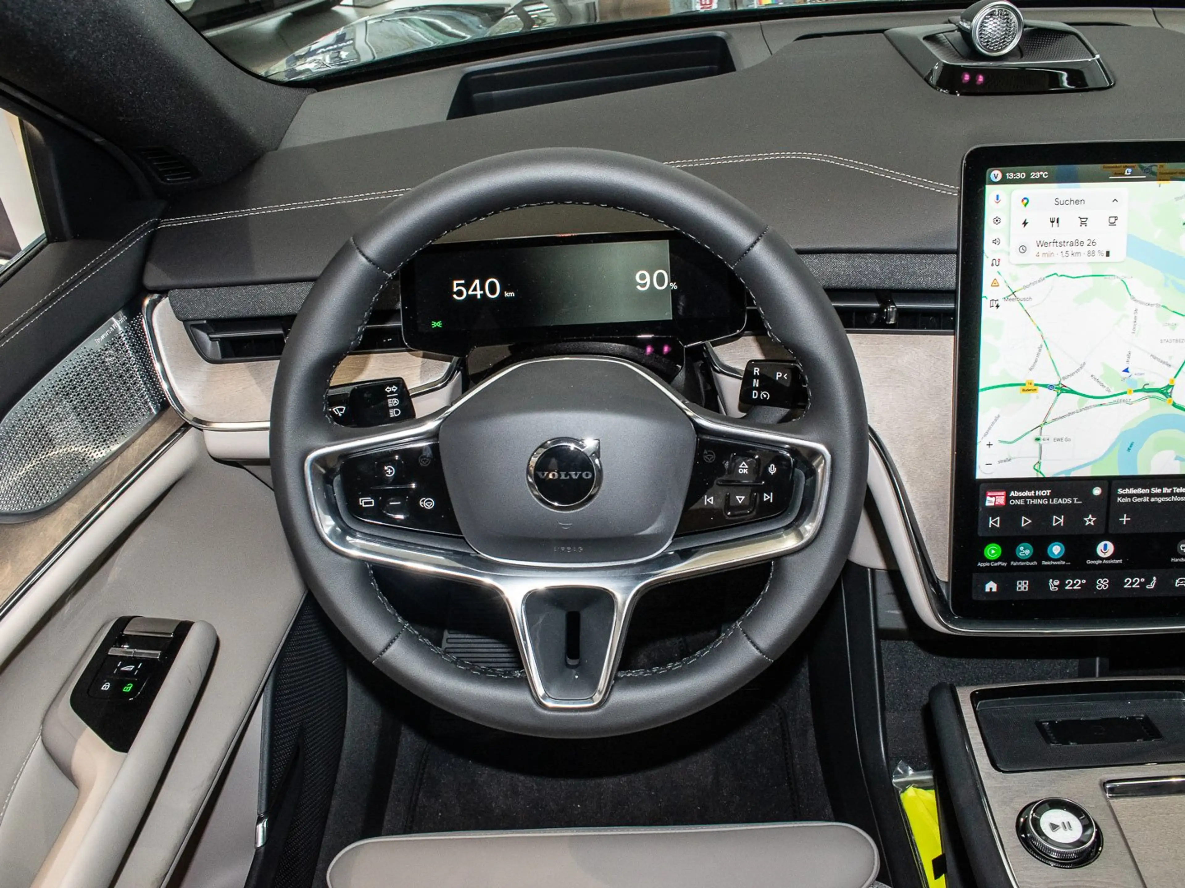 Volvo EX90 Twin Ultra Performance Pure Electric — photo 11