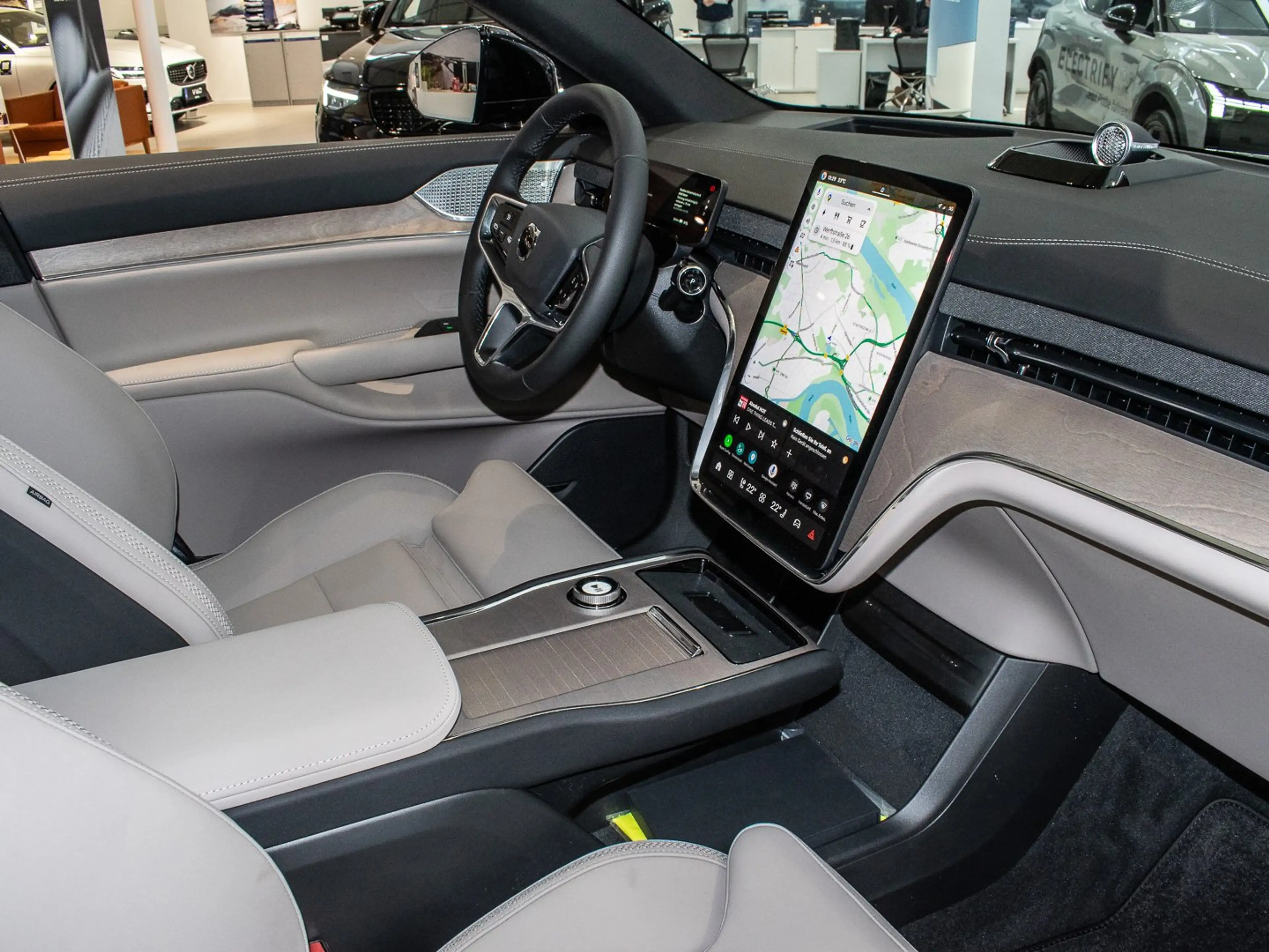 Volvo EX90 Twin Ultra Performance Pure Electric — photo 8