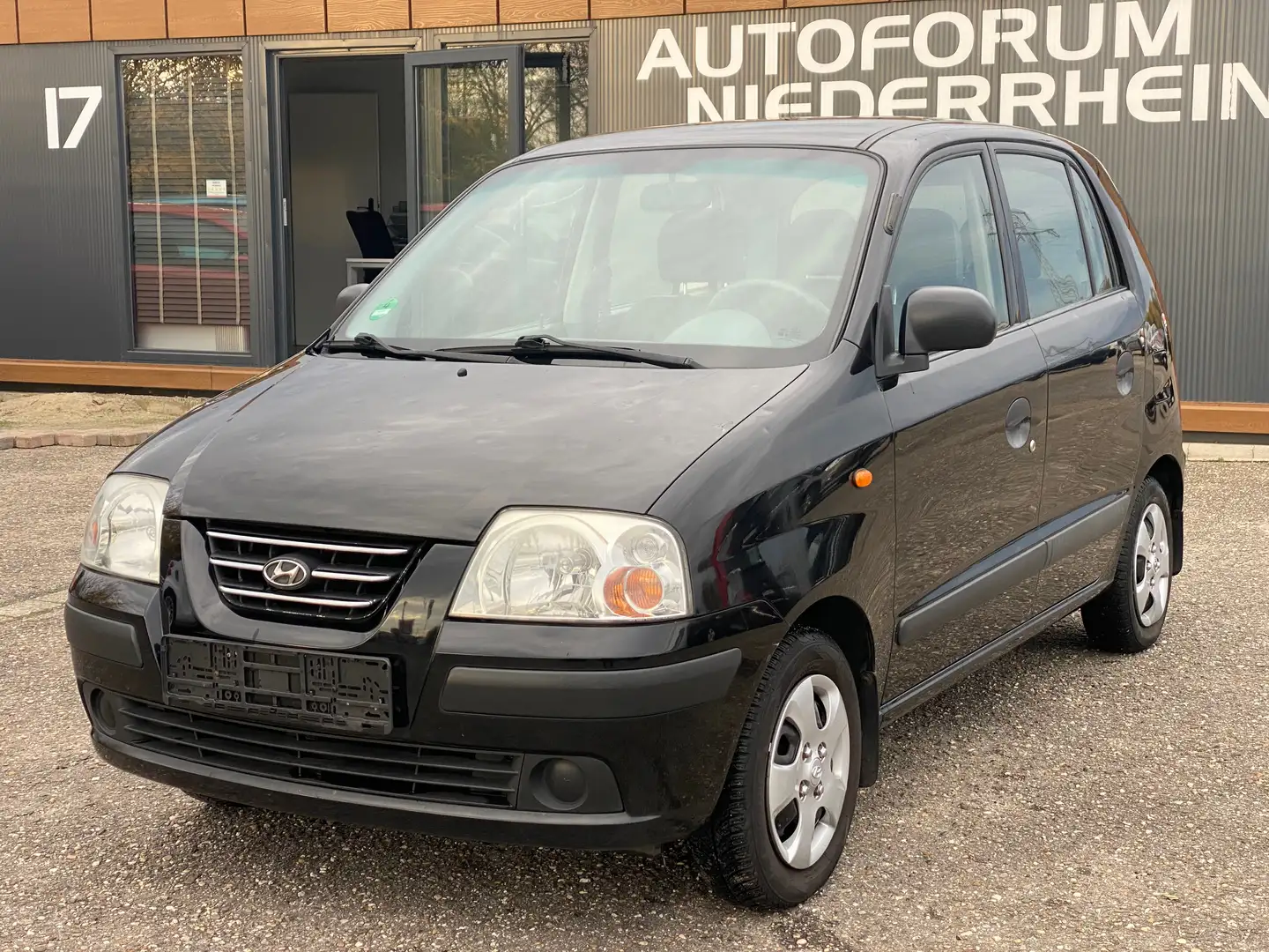 Hyundai Atos 1.1 Prime Jahresreifen* Schwarz - 1
