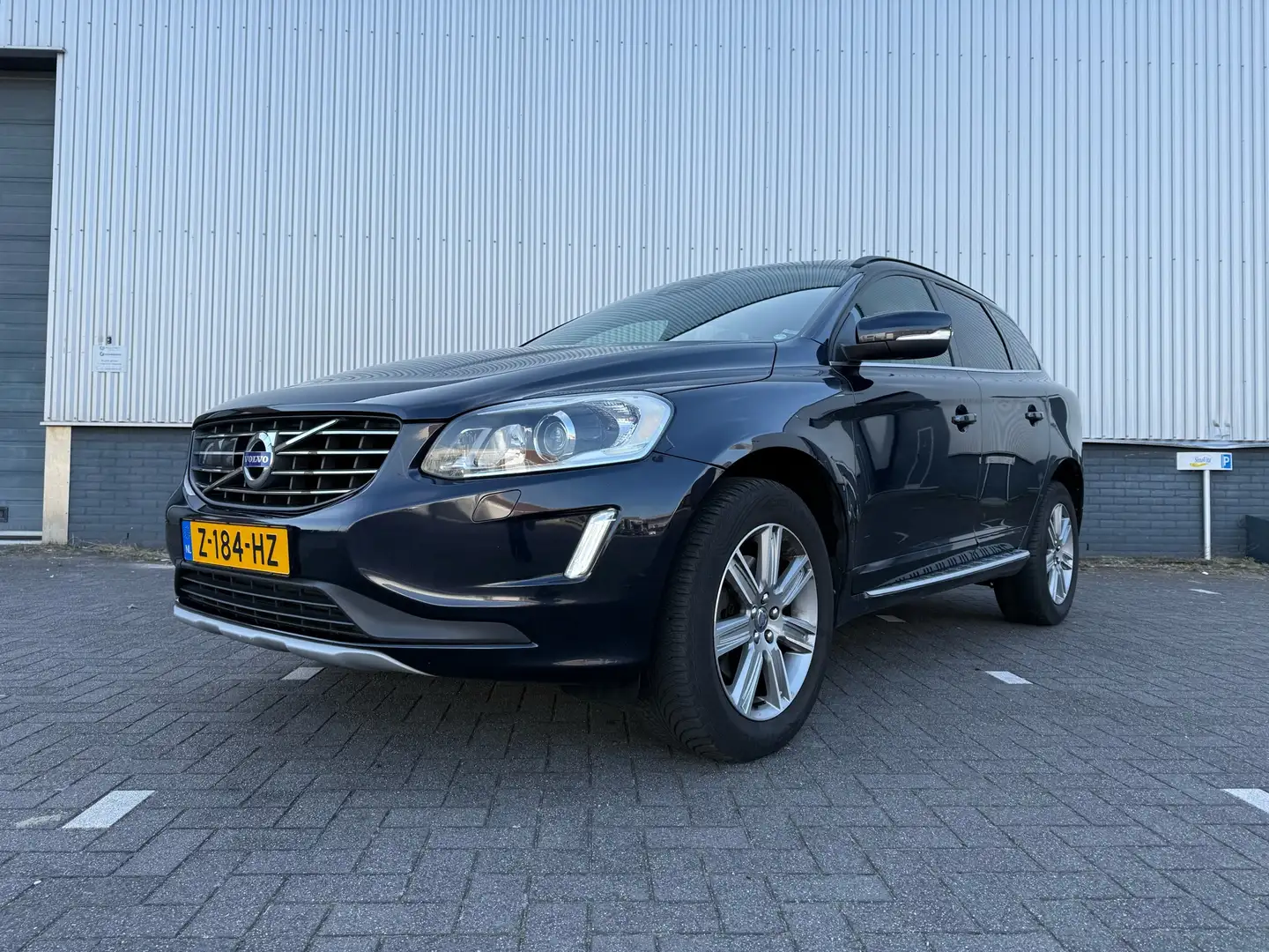 Volvo XC60 2.0 T5 FWD Oc. Race Blauw - 2