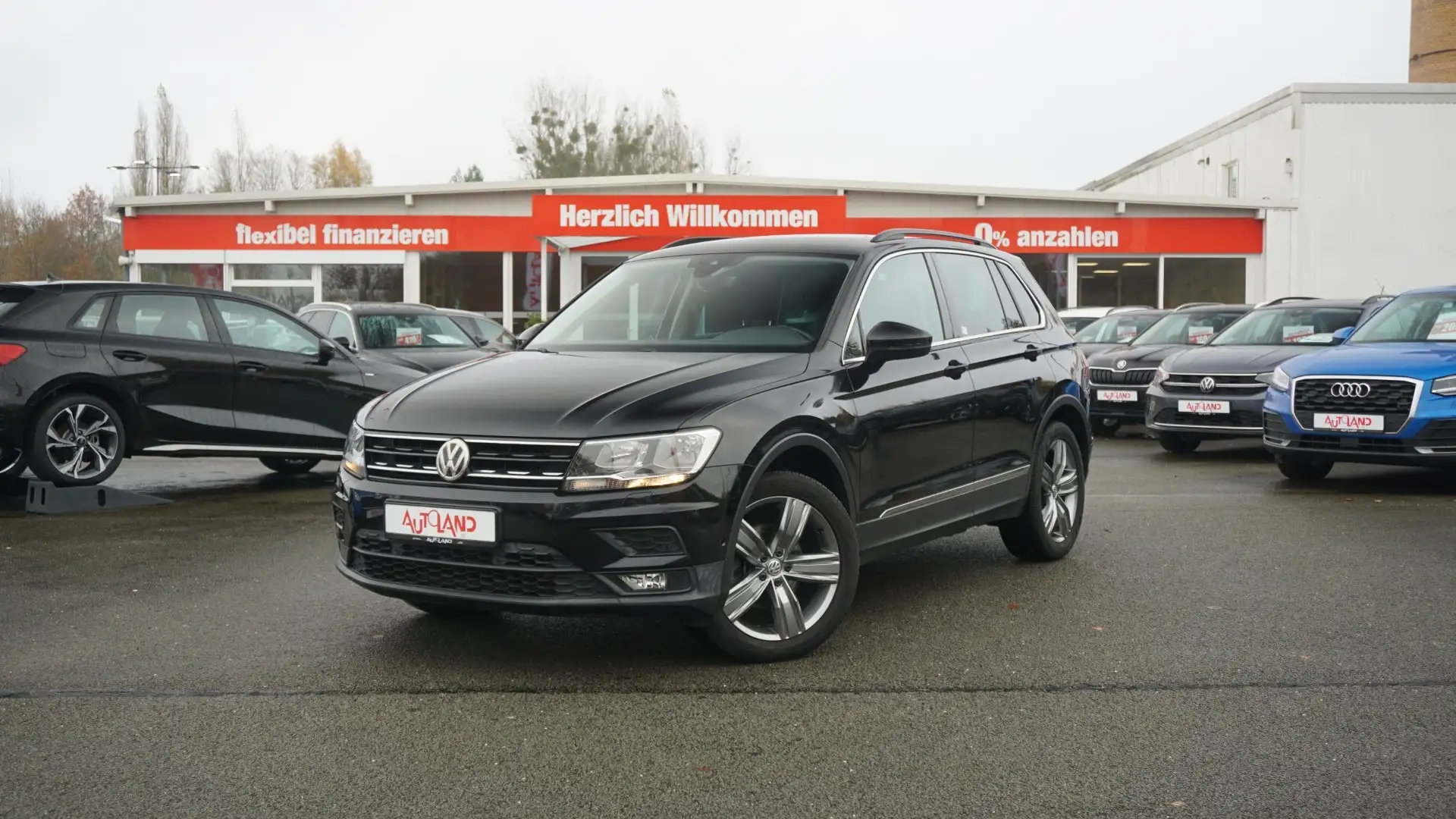 Volkswagen Tiguan 1.4 TSI Klimaaut. Navi AHK Kamera ACC PDC Negro - 2