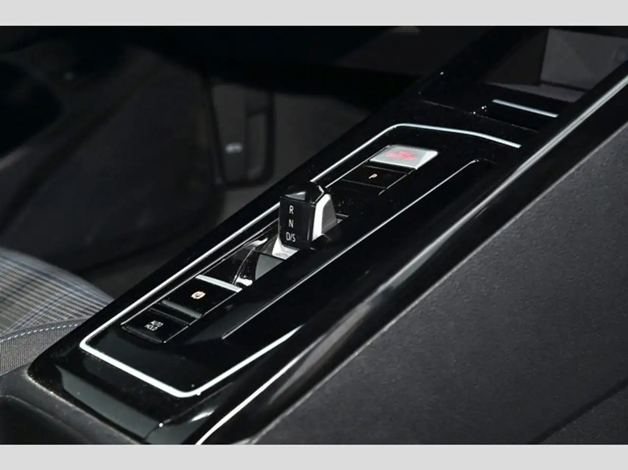Volkswagen Golf GTE VIII 1.4 eHybrid GTE 12