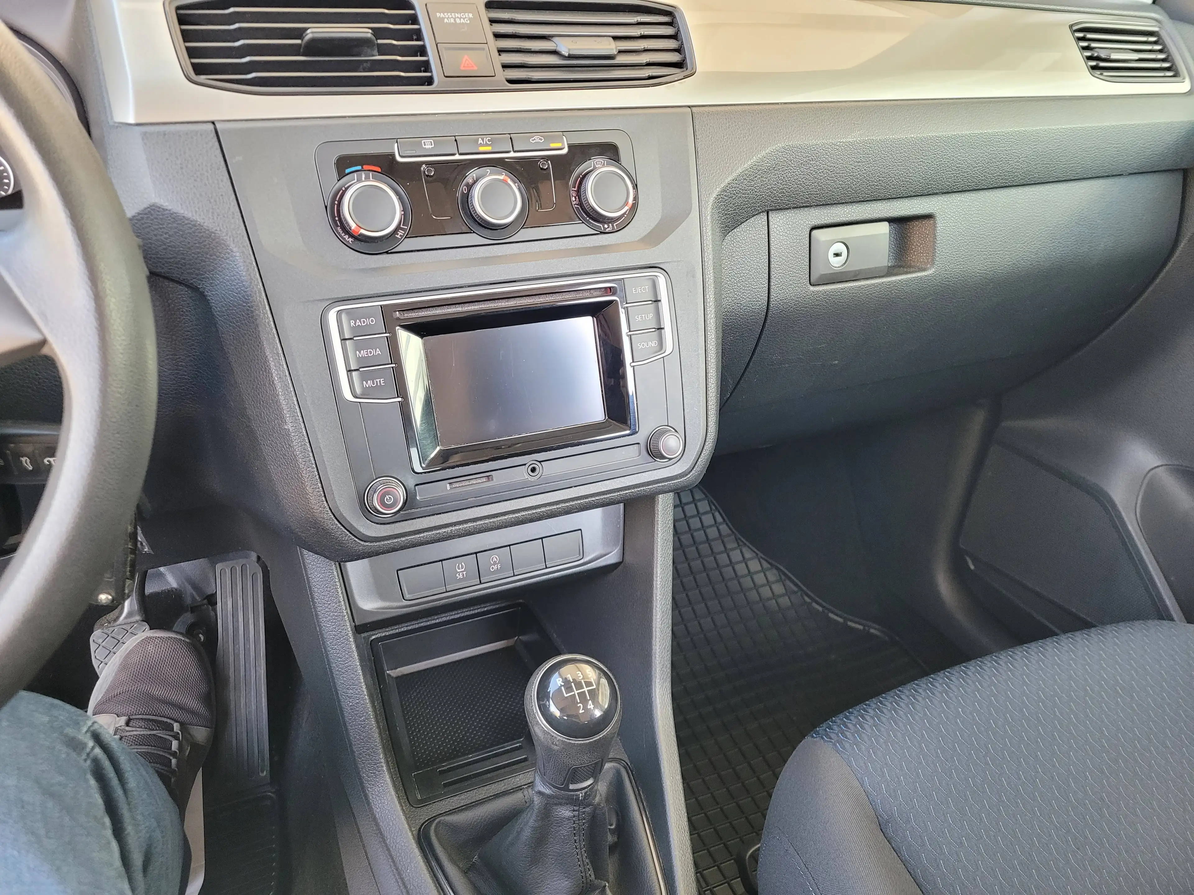 Volkswagen Caddy Trendline BMT — photo 12