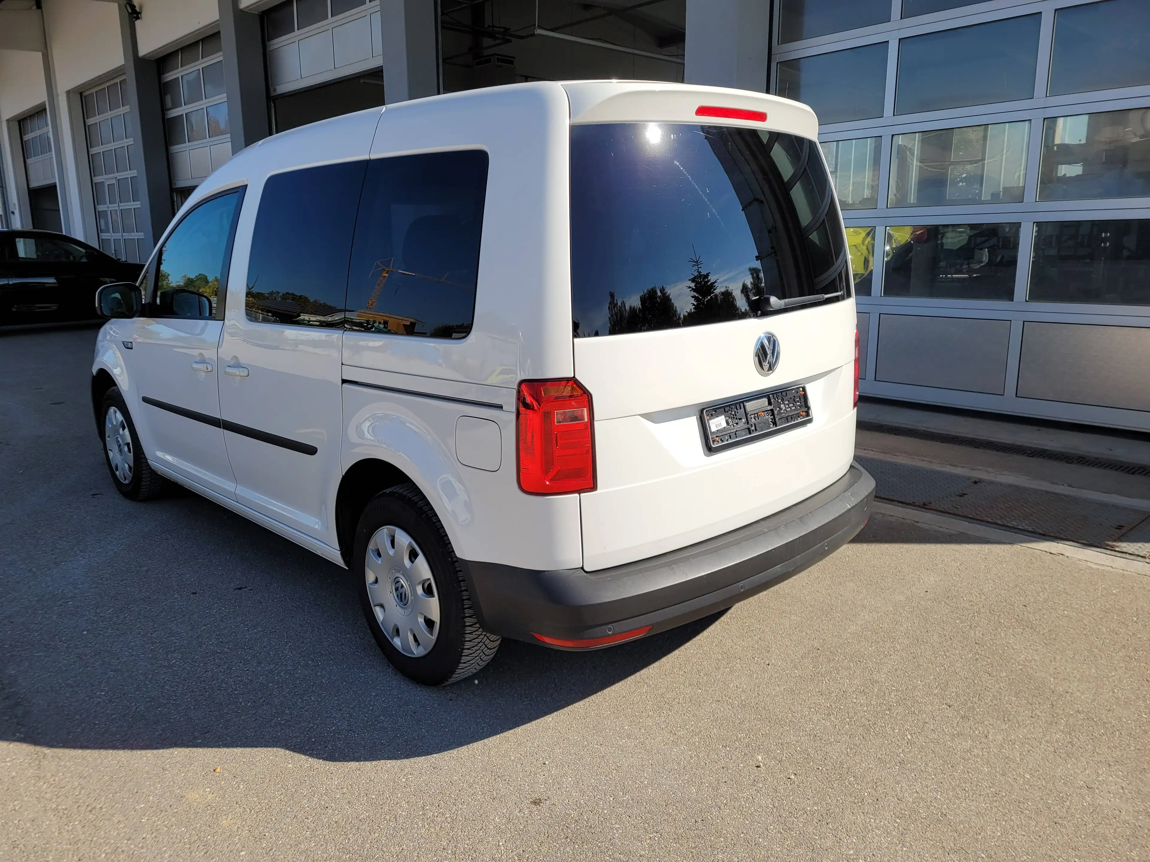 Volkswagen Caddy Trendline BMT — photo 4