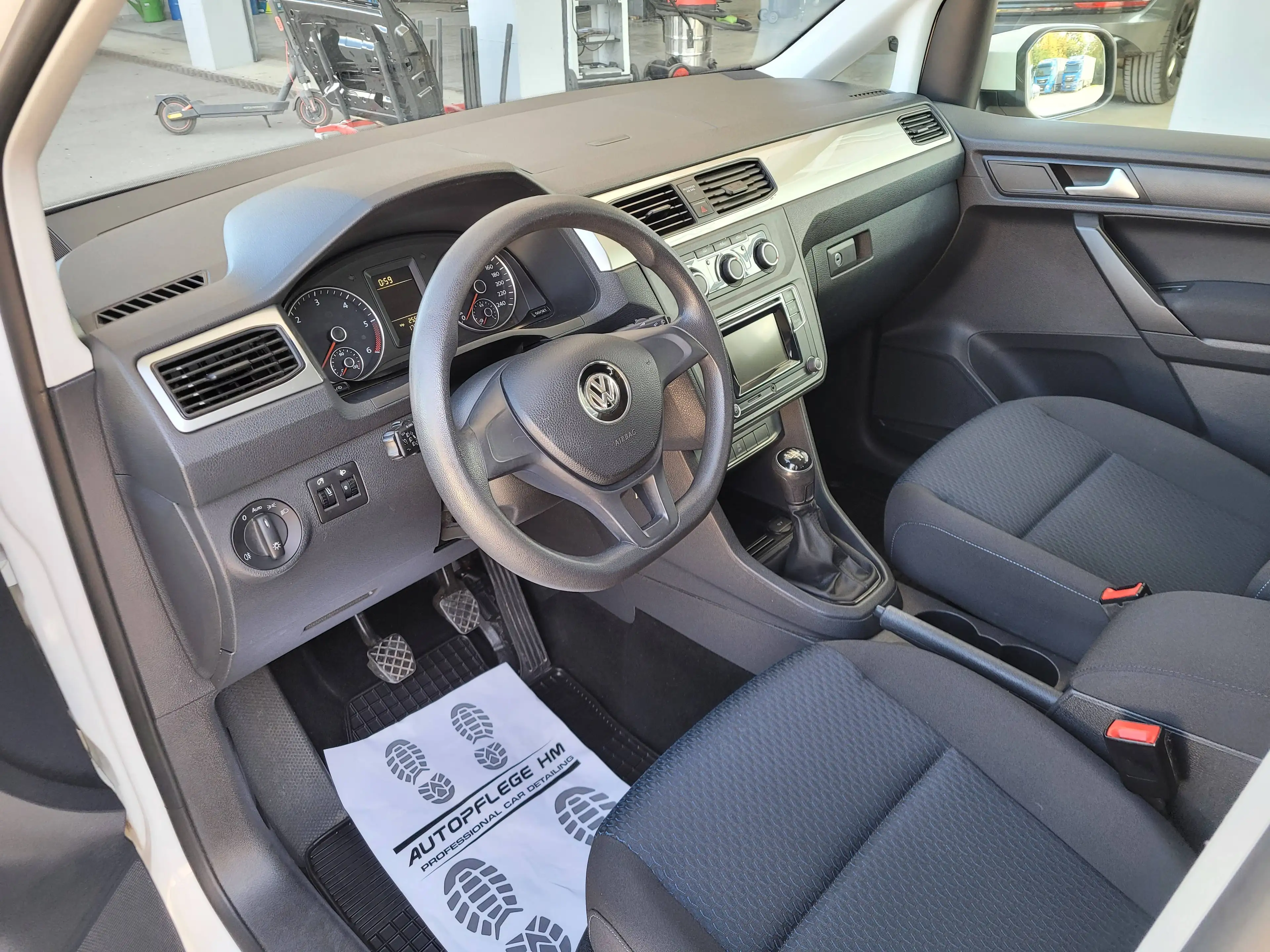 Volkswagen Caddy Trendline BMT — photo 5