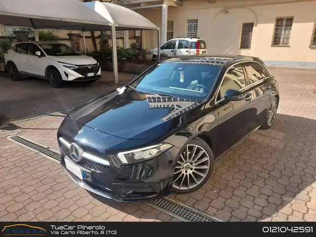 Mercedes-Benz A 180 AMG Line Premium