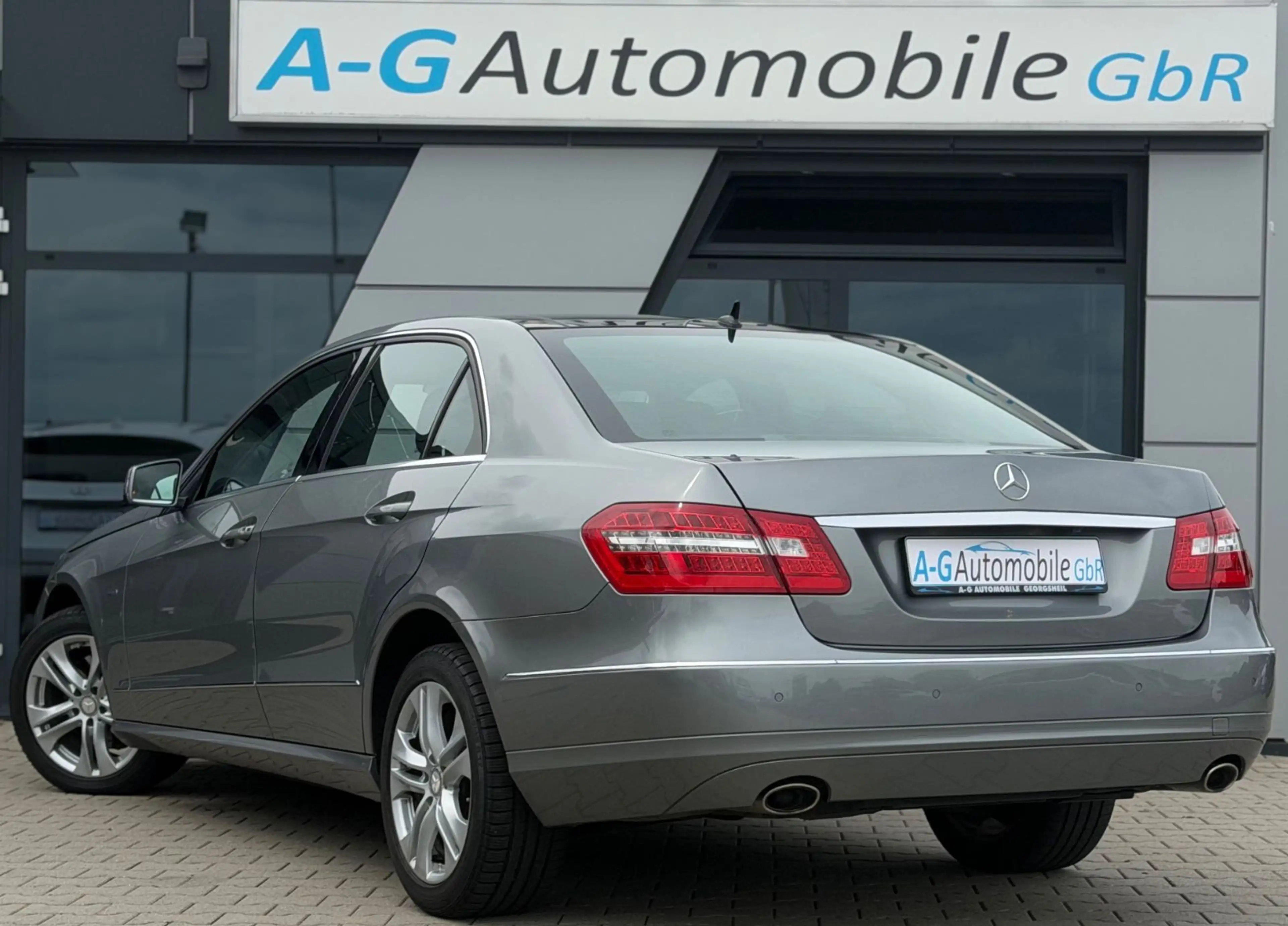 Mercedes-Benz E 350 CDI Limousine Distronic Plus Pano Kamera — photo 10